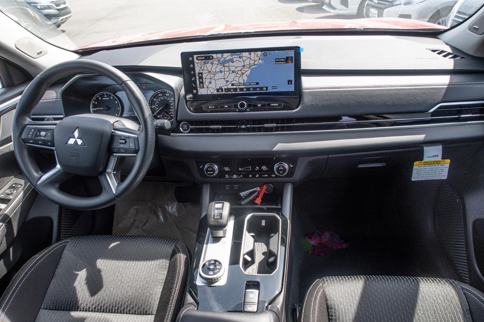 2025 Mitsubishi Outlander ES