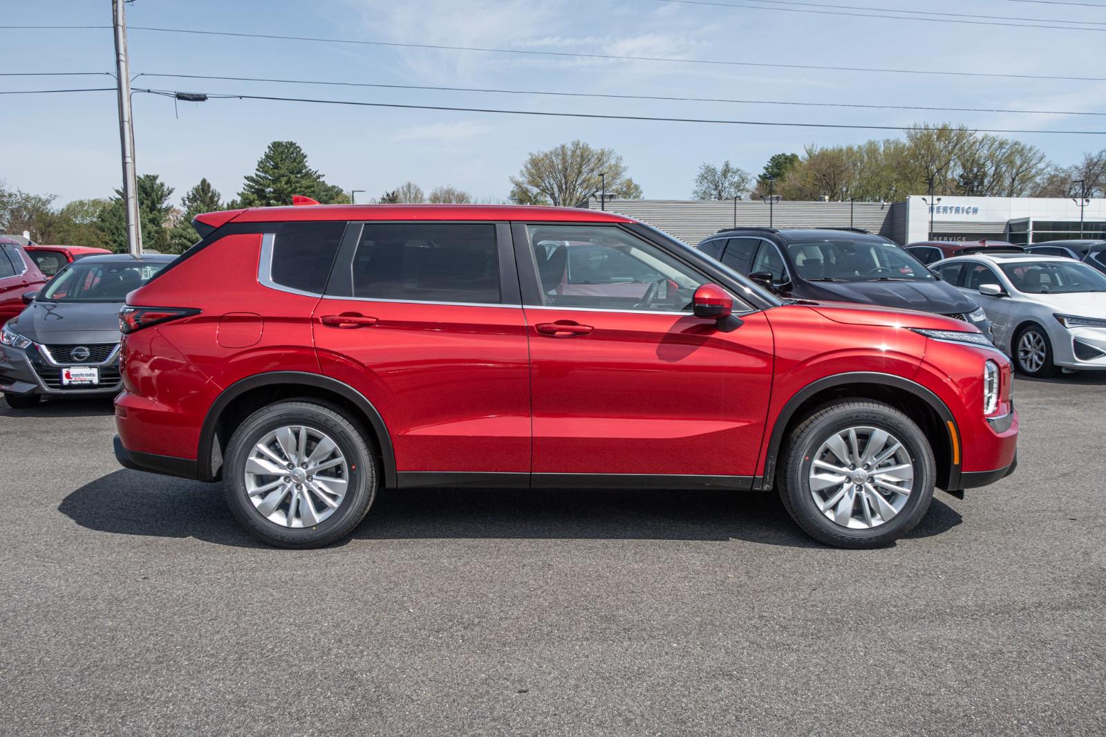 2025 Mitsubishi Outlander ES