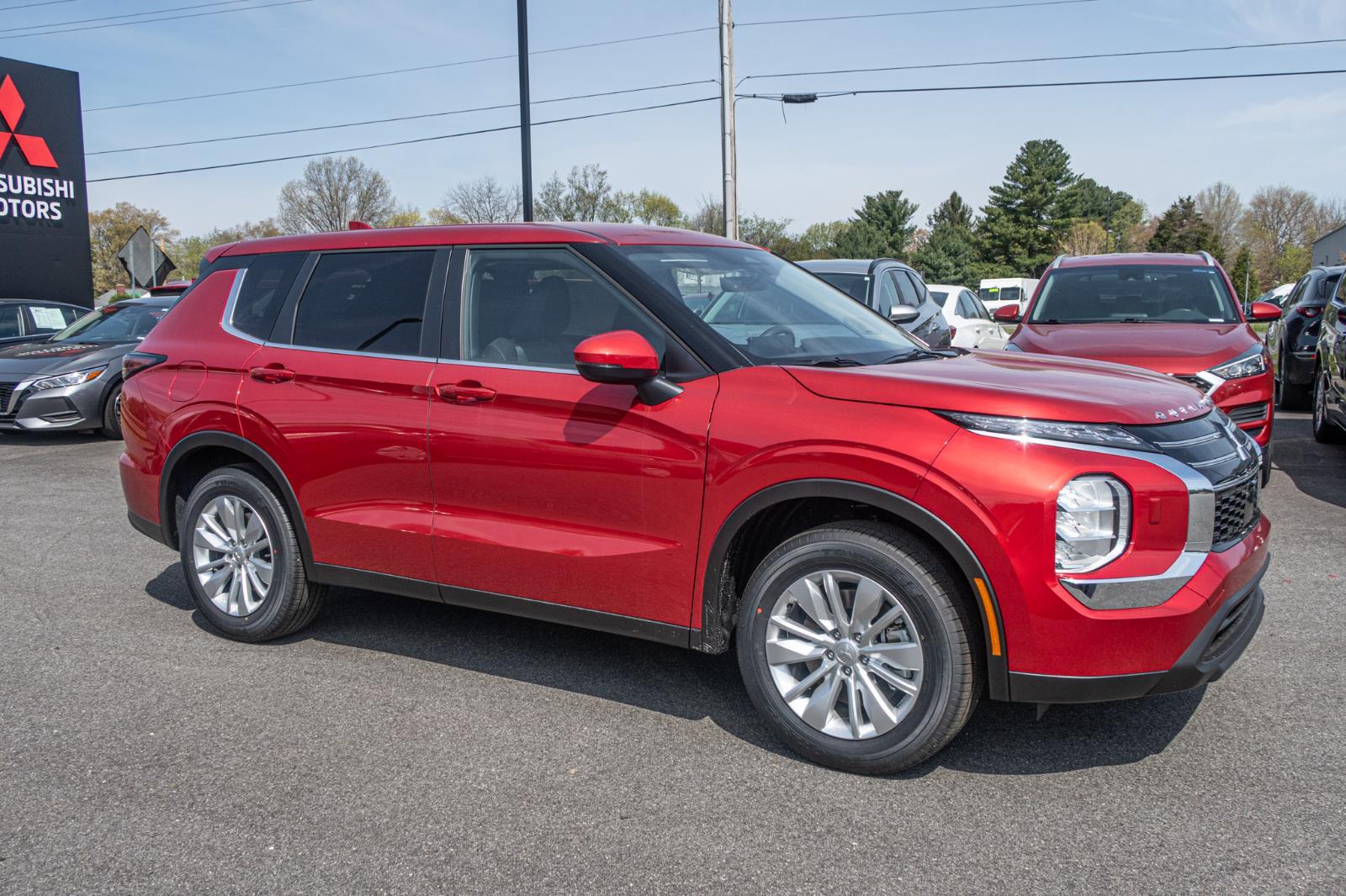 2025 Mitsubishi Outlander ES