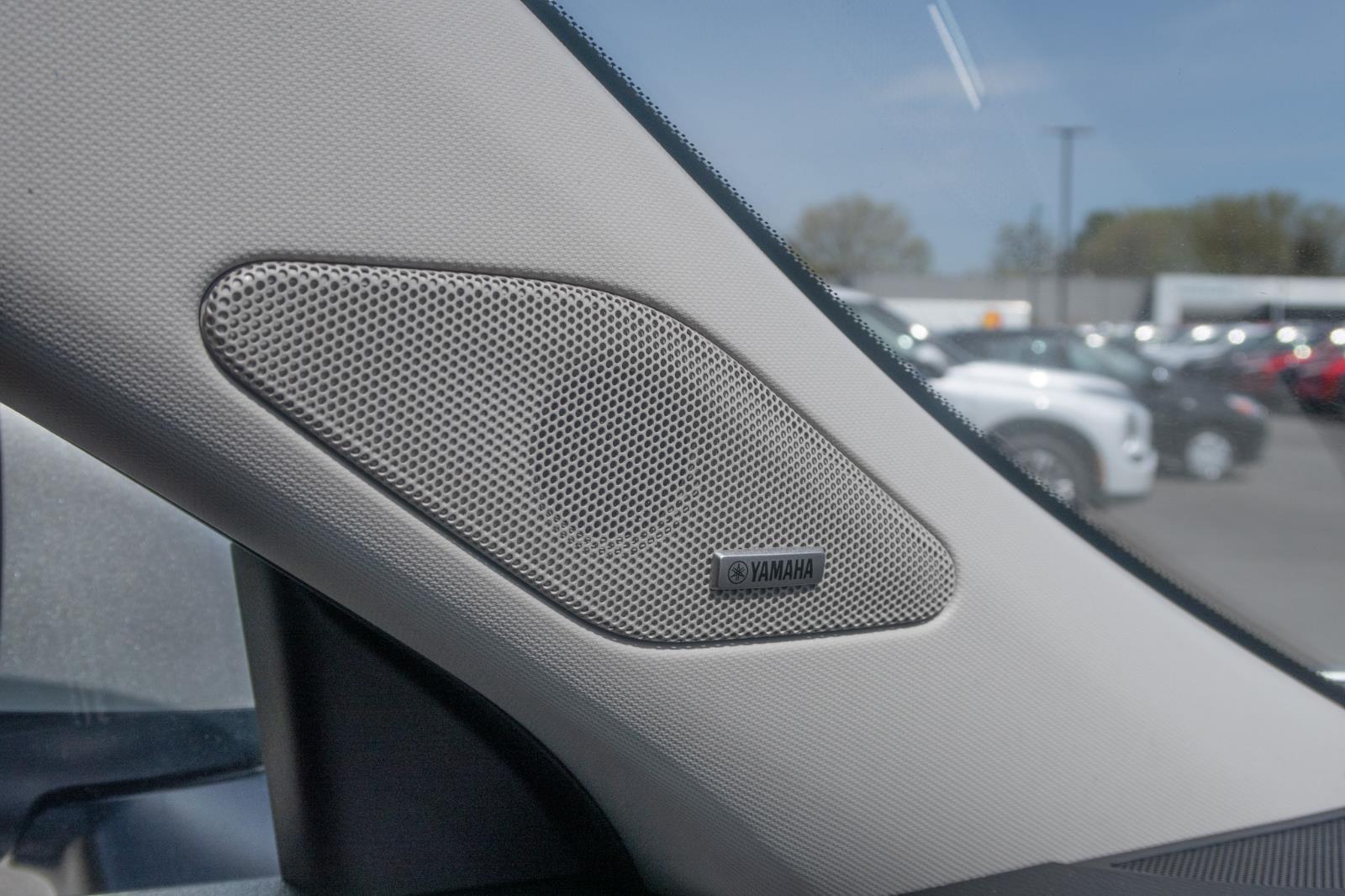 2025 Mitsubishi Outlander ES