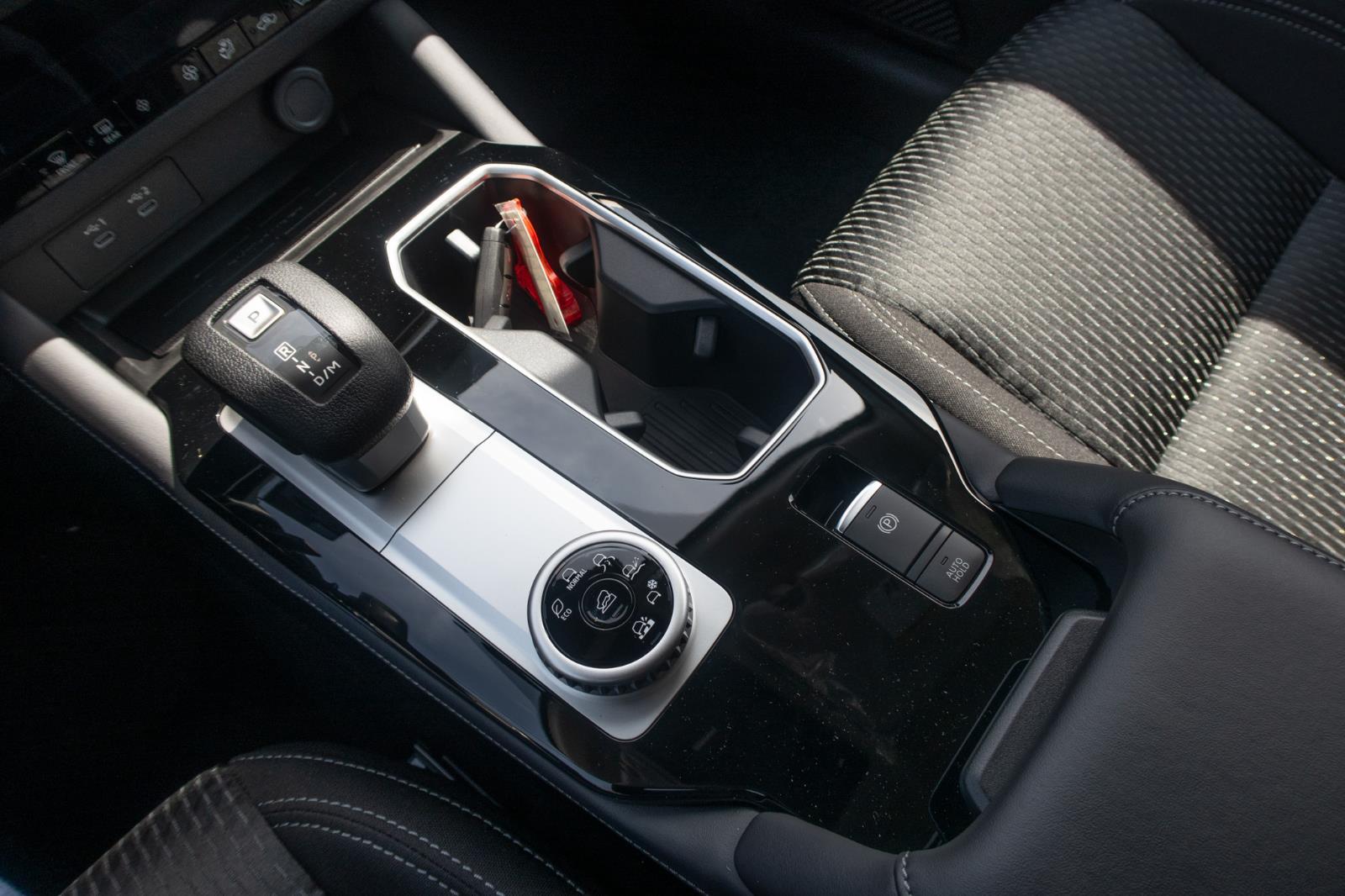 2025 Mitsubishi Outlander ES