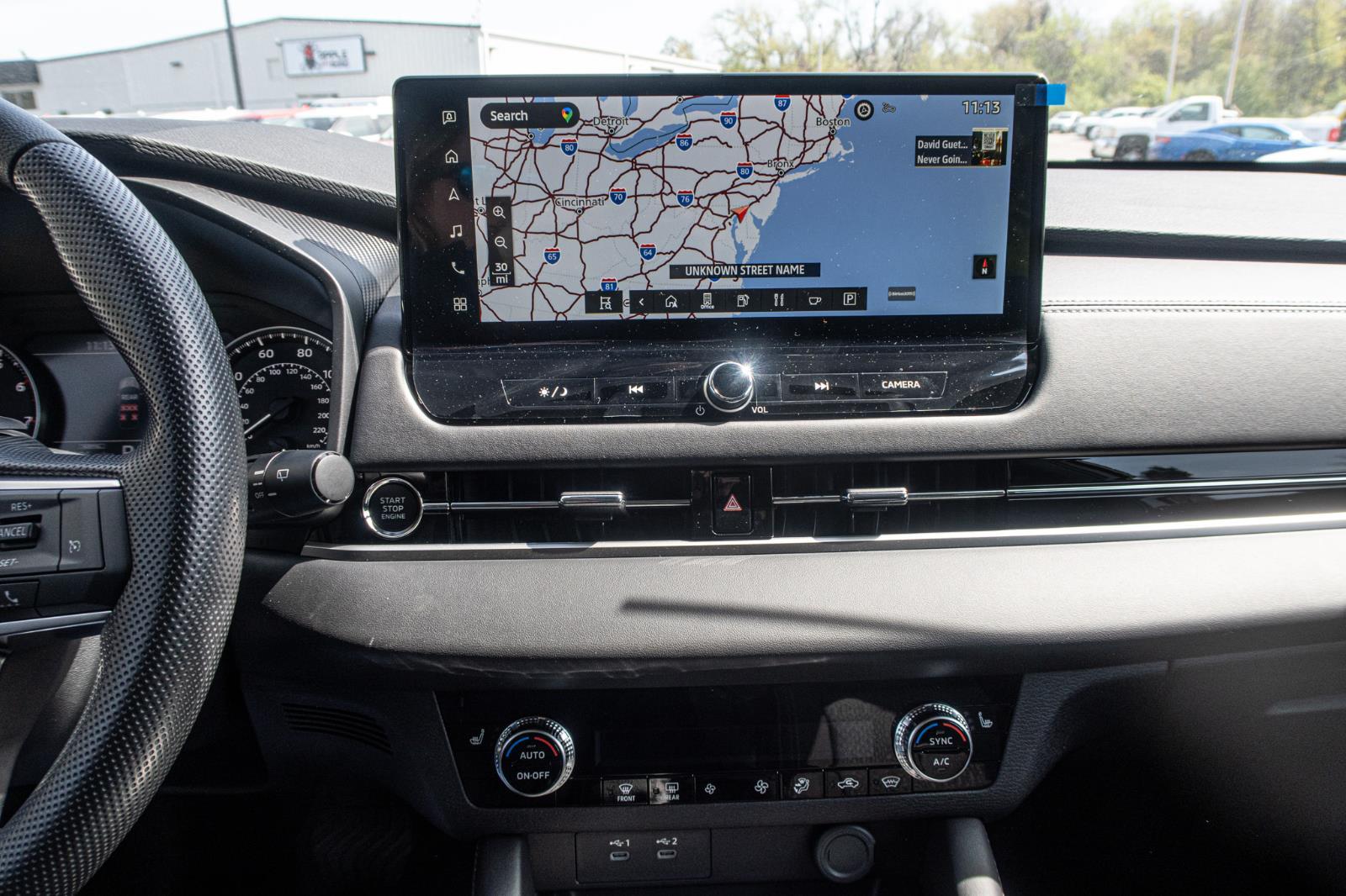 2025 Mitsubishi Outlander ES