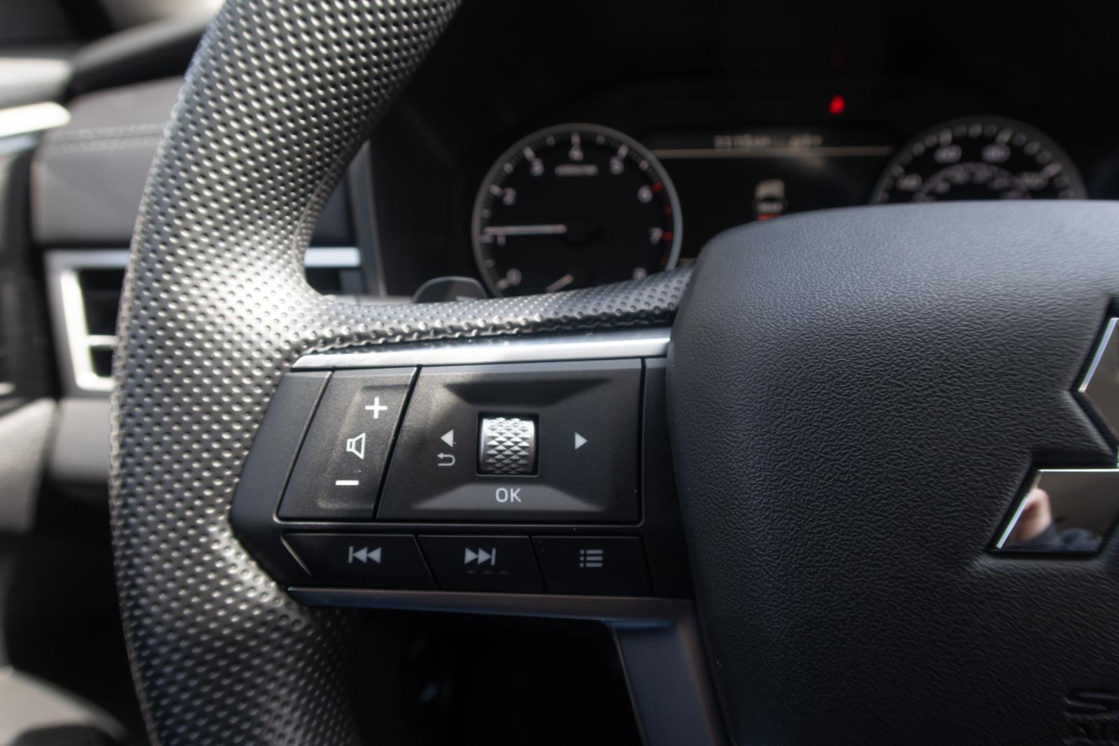 2025 Mitsubishi Outlander ES