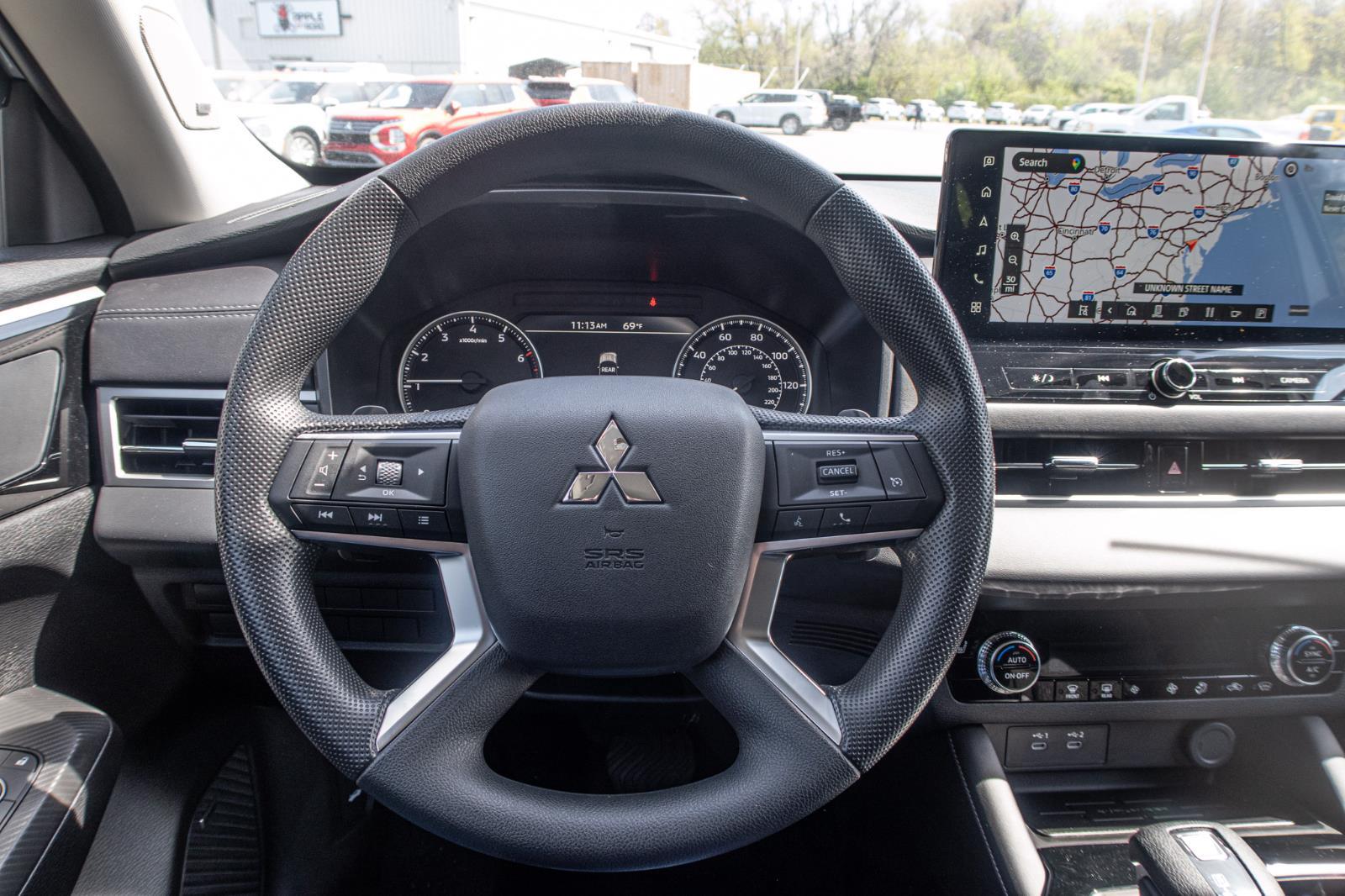 2025 Mitsubishi Outlander ES