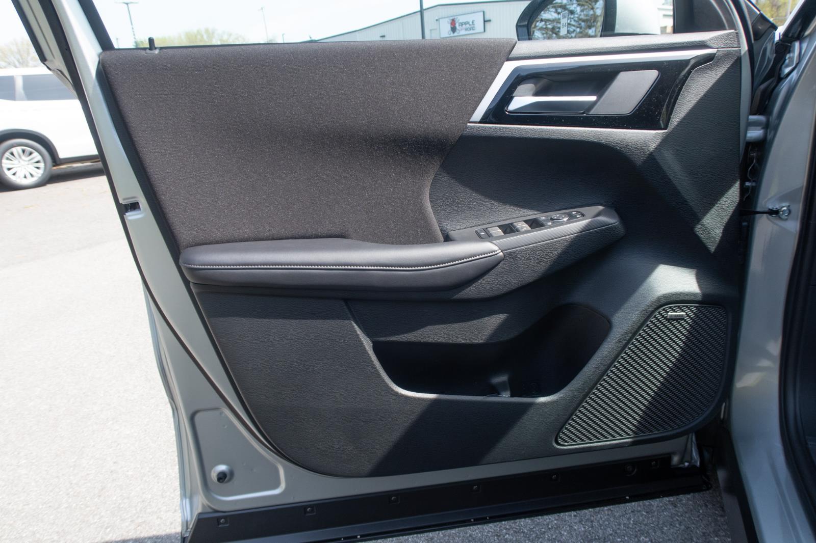 2025 Mitsubishi Outlander ES