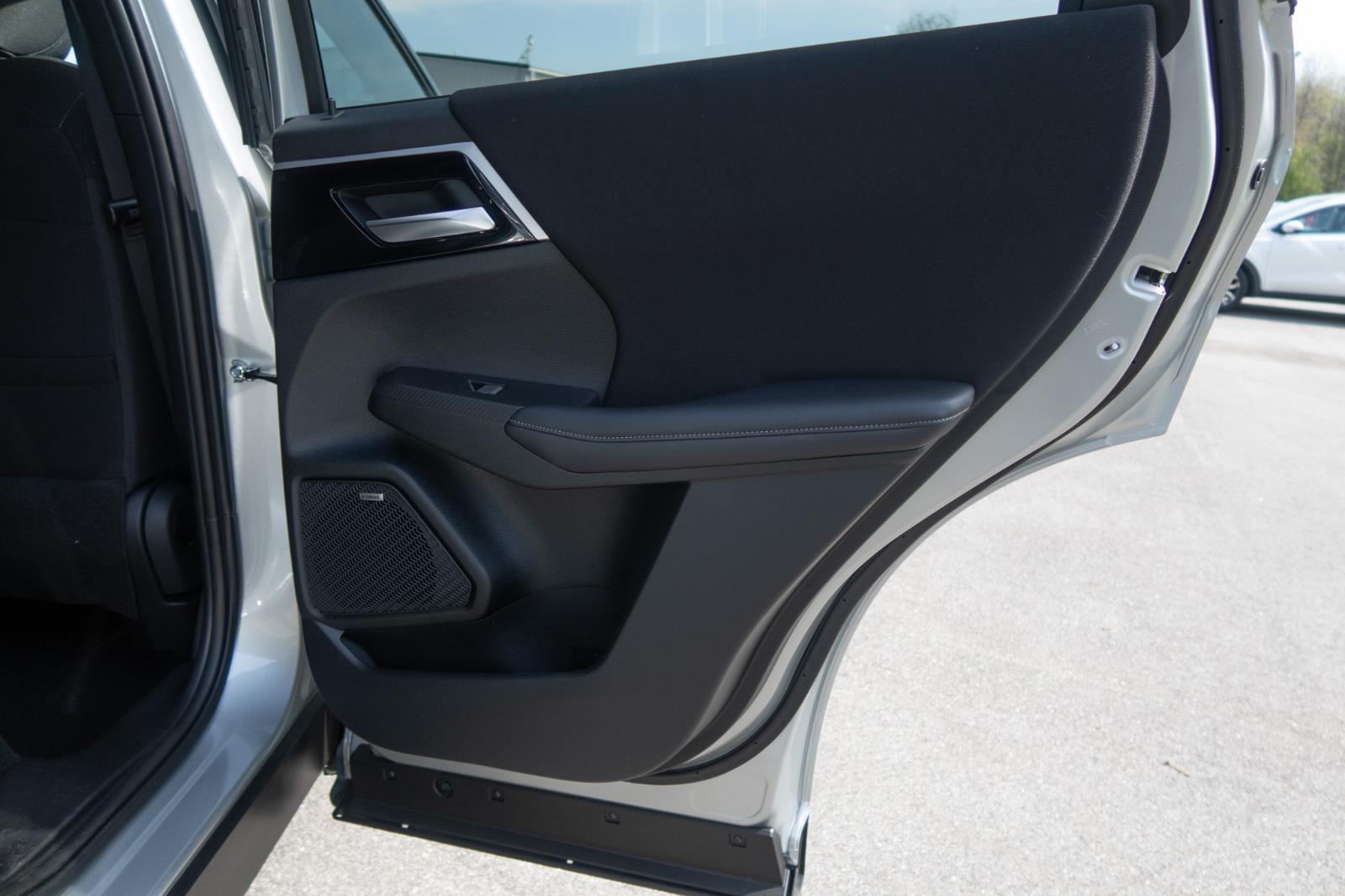 2025 Mitsubishi Outlander ES