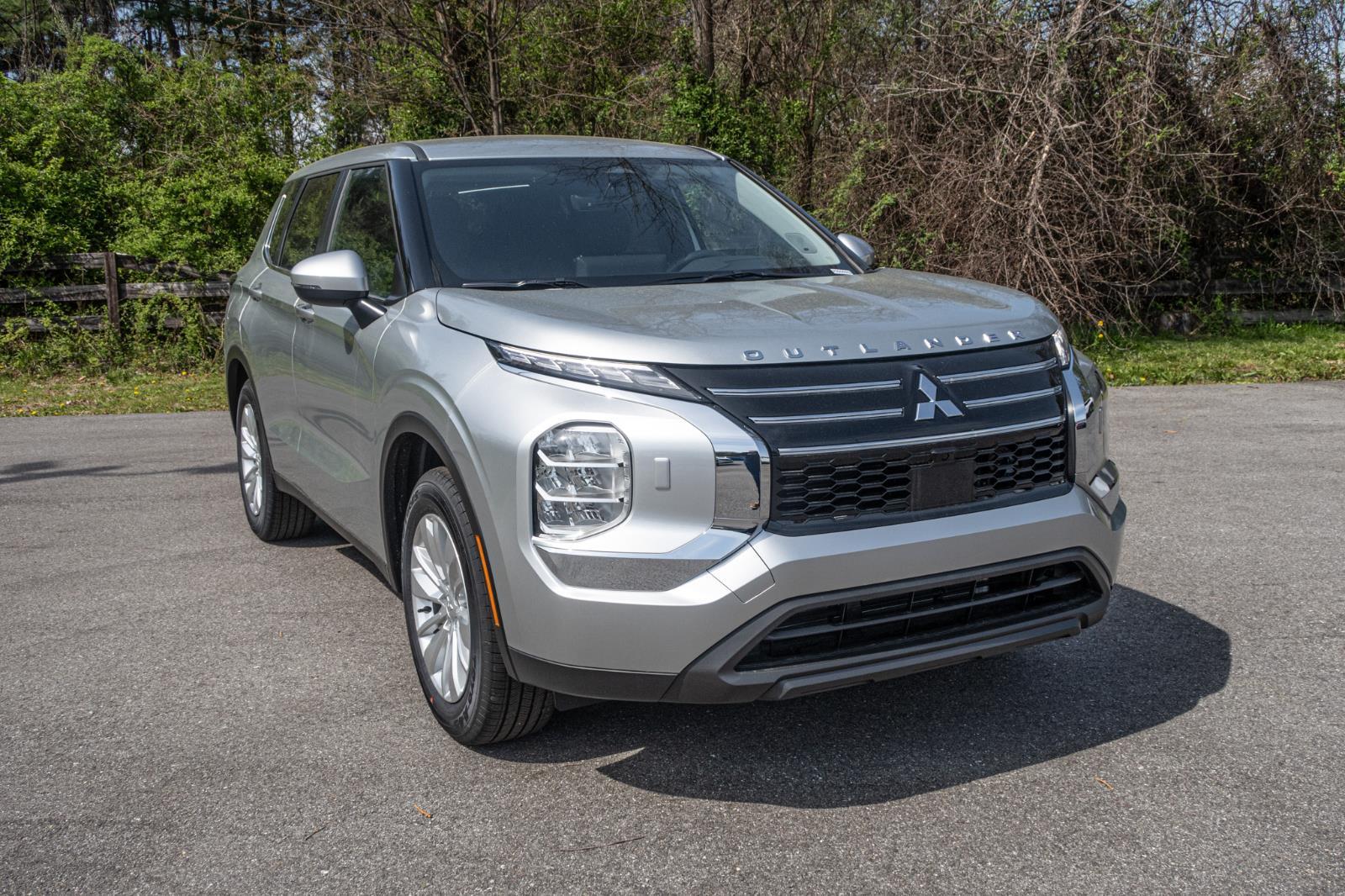 2025 Mitsubishi Outlander ES