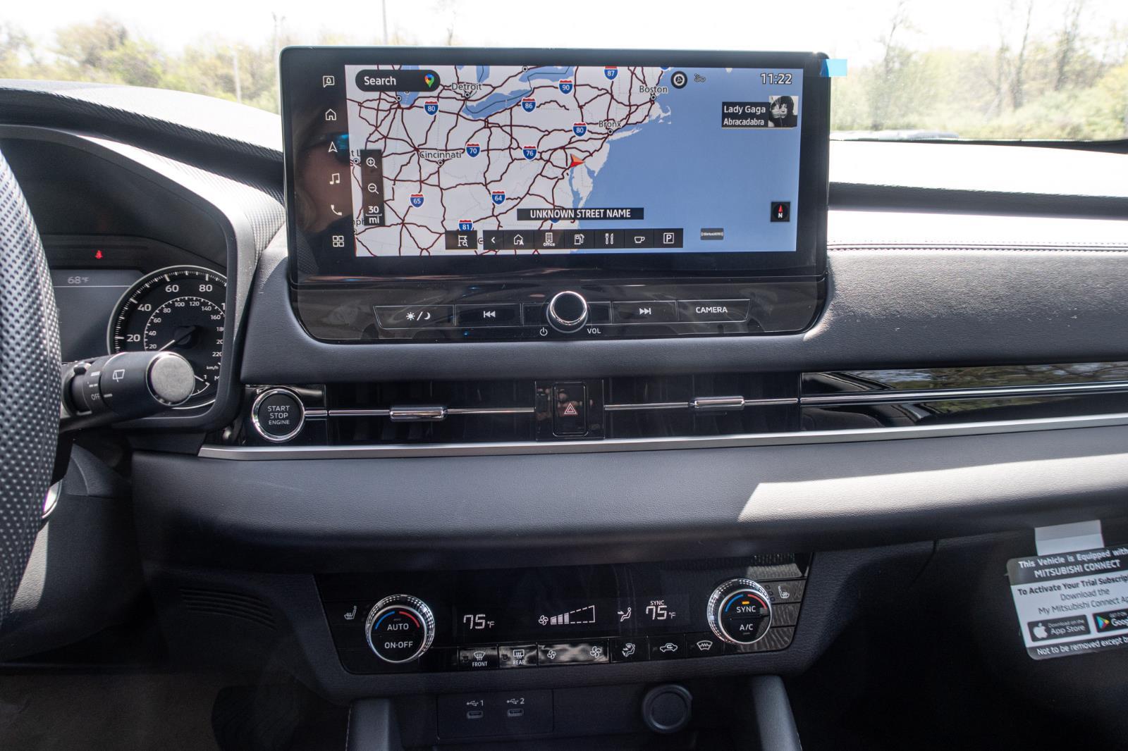2025 Mitsubishi Outlander ES