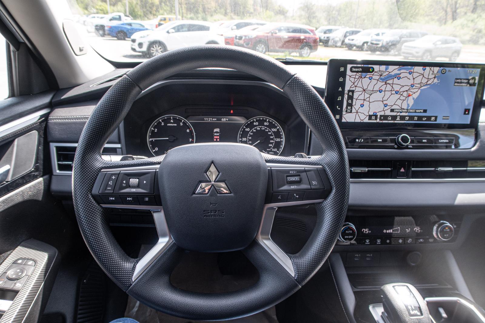 2025 Mitsubishi Outlander ES