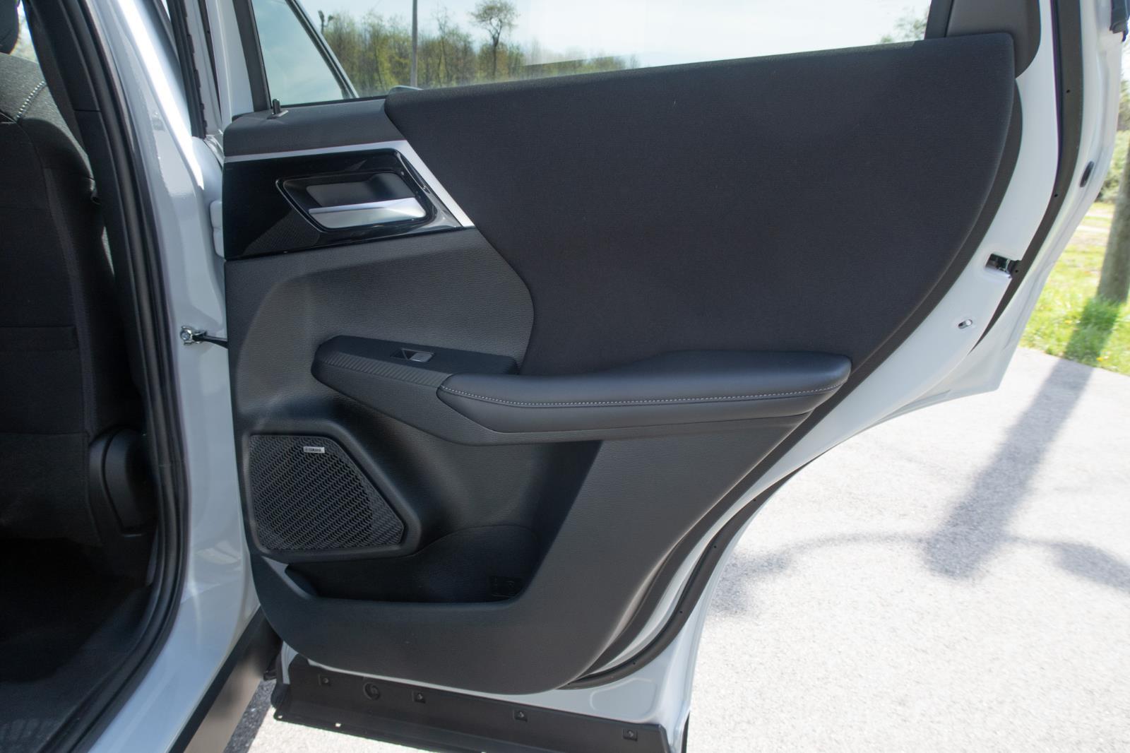 2025 Mitsubishi Outlander ES