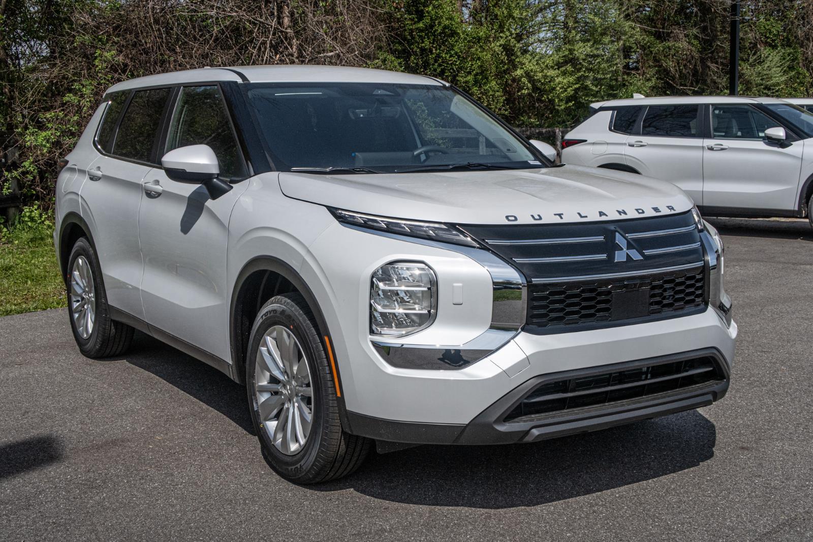 2025 Mitsubishi Outlander ES