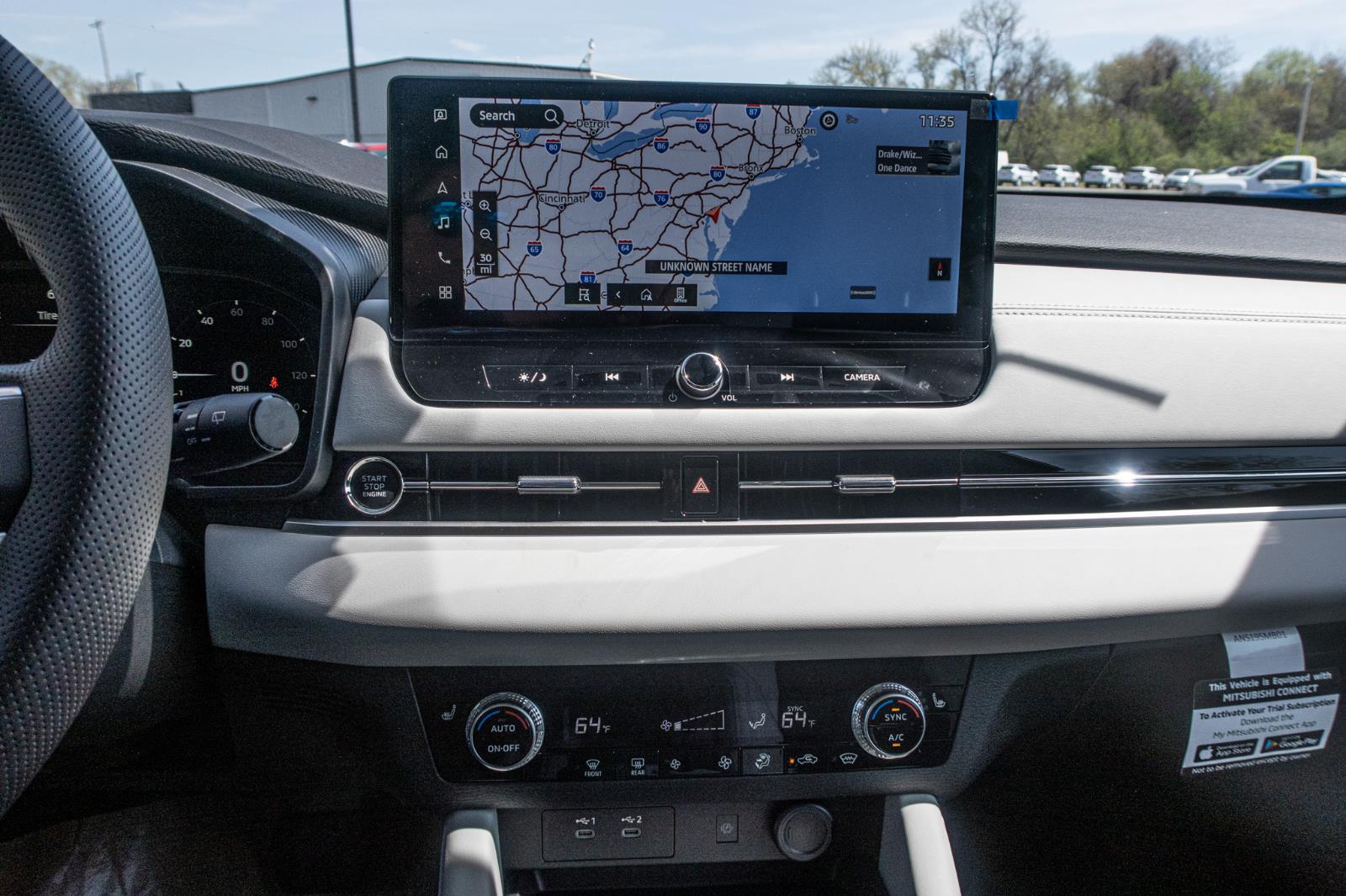 2025 Mitsubishi Outlander SE