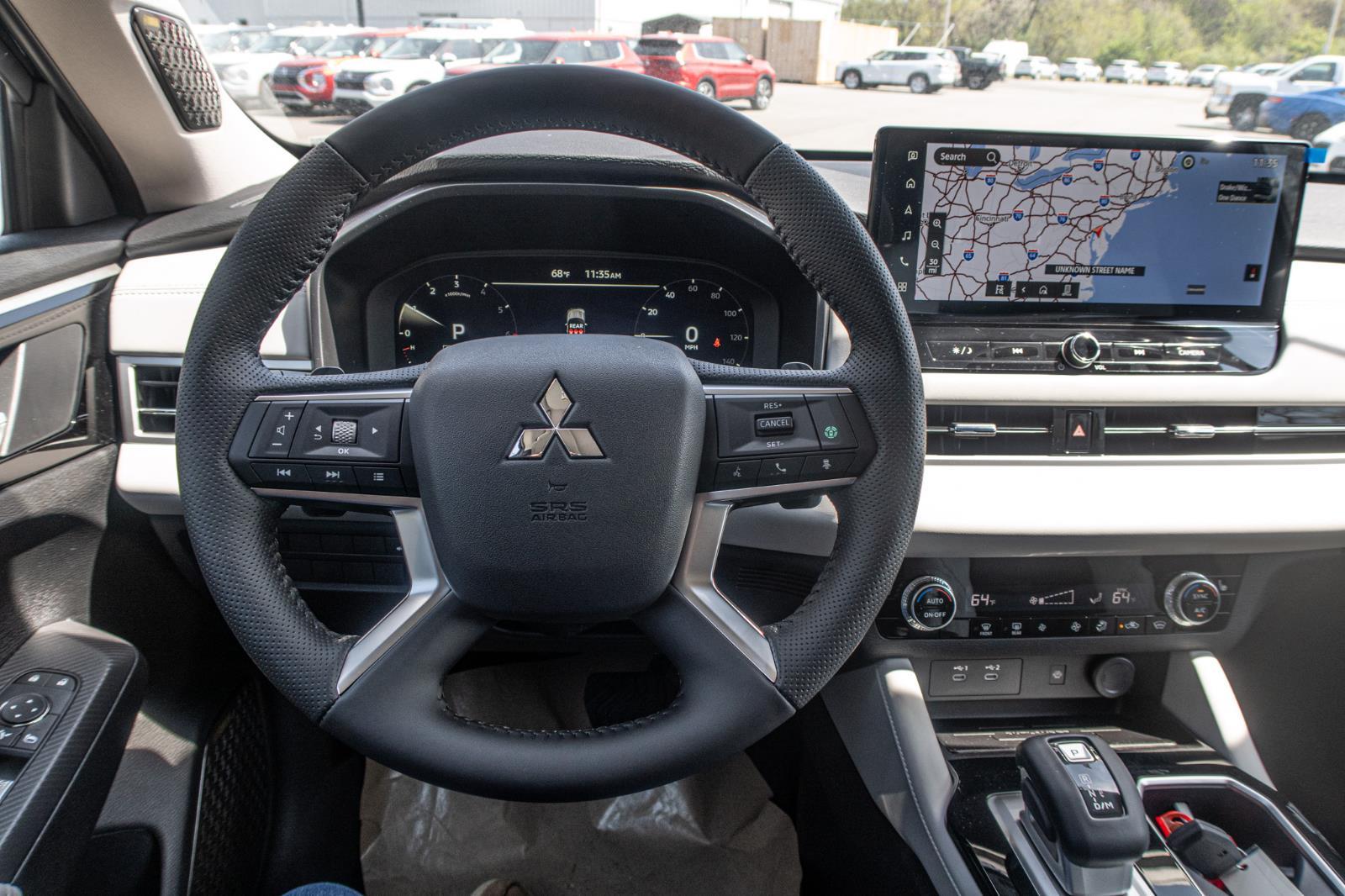 2025 Mitsubishi Outlander SE