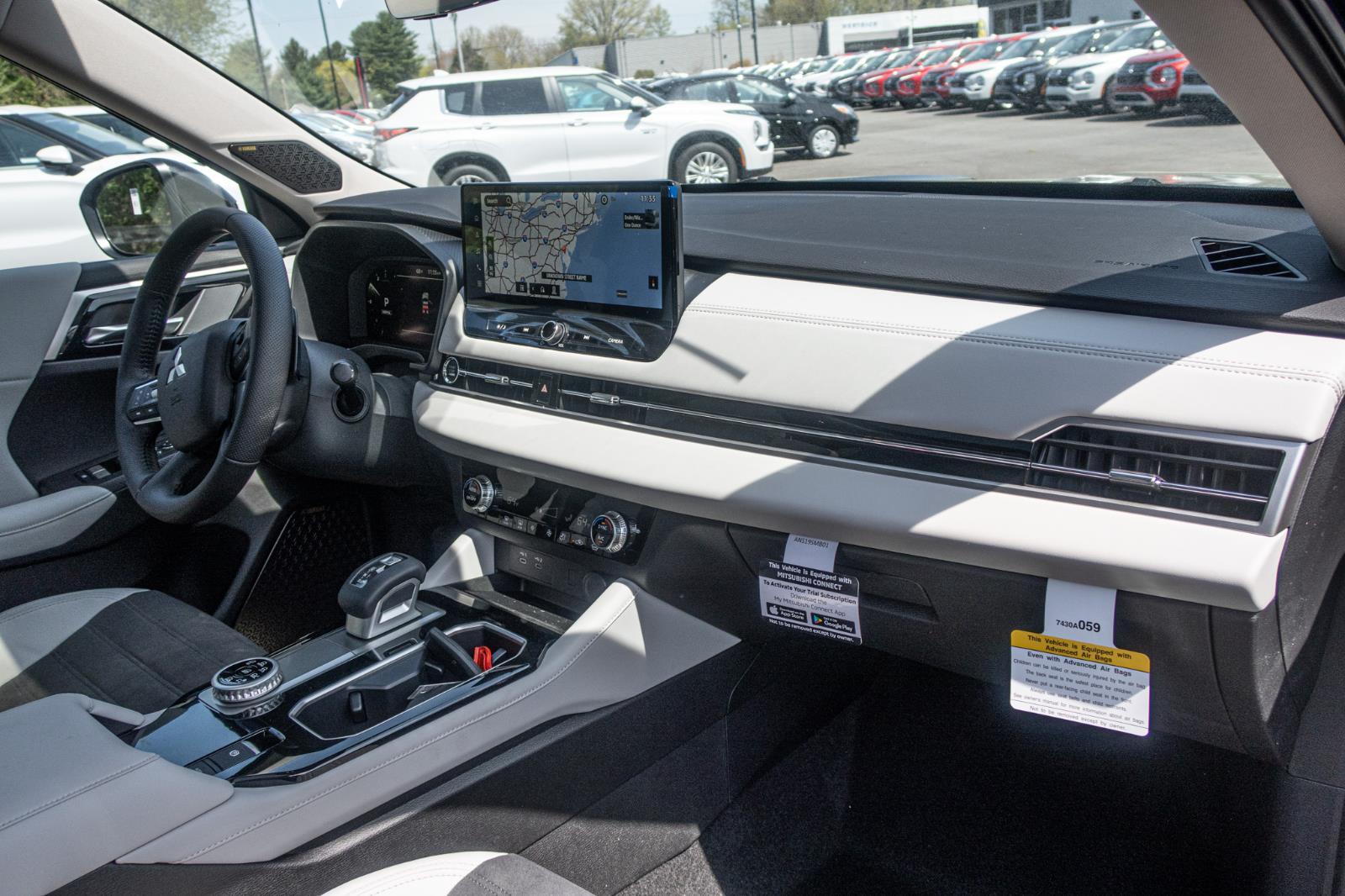 2025 Mitsubishi Outlander SE