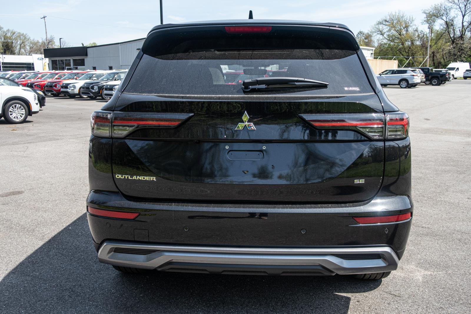 2025 Mitsubishi Outlander SE