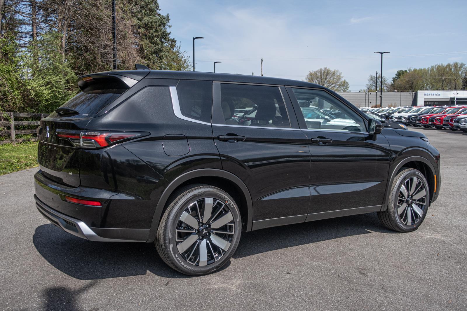 2025 Mitsubishi Outlander SE