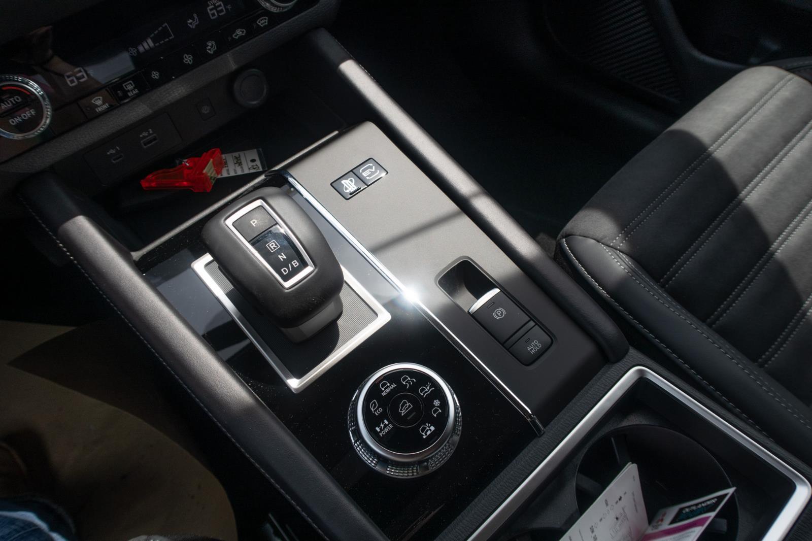 2025 Mitsubishi Outlander PHEV SE