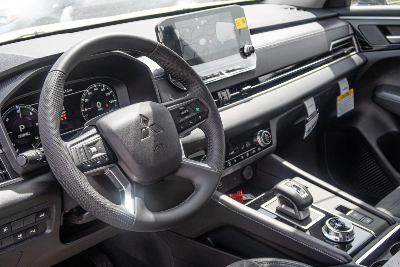 2025 Mitsubishi Outlander PHEV SE