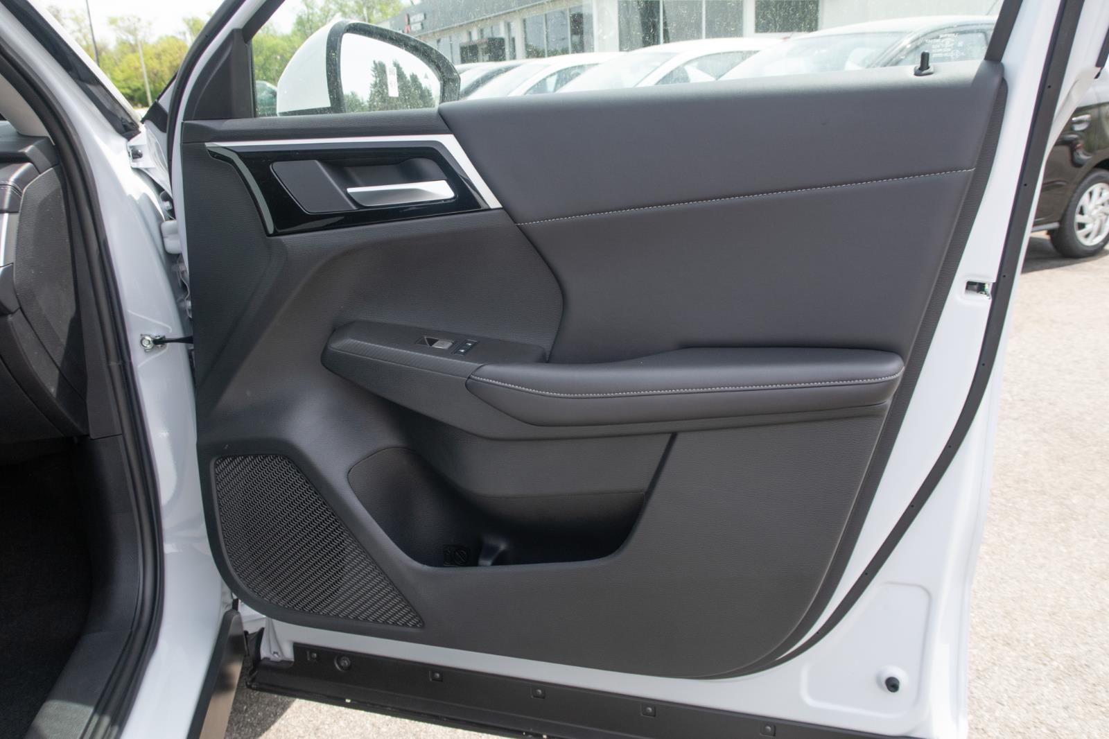 2025 Mitsubishi Outlander PHEV SE
