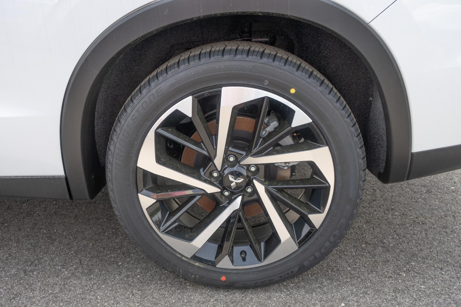 2025 Mitsubishi Outlander PHEV SE