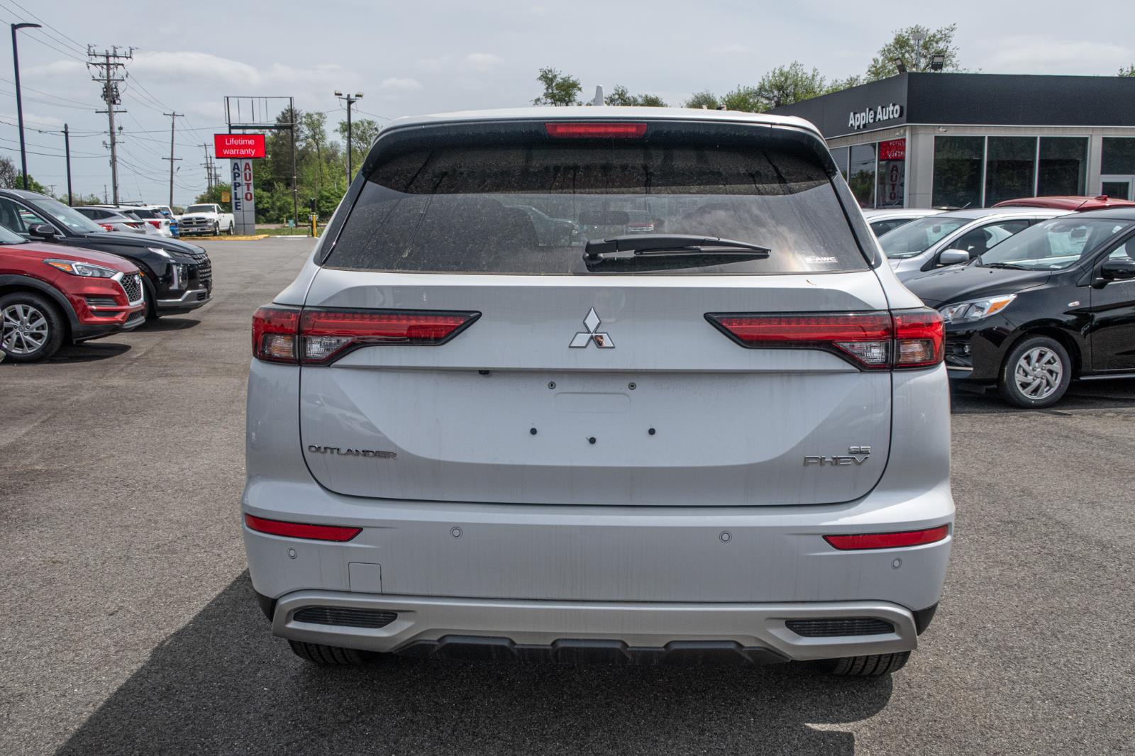2025 Mitsubishi Outlander PHEV SE