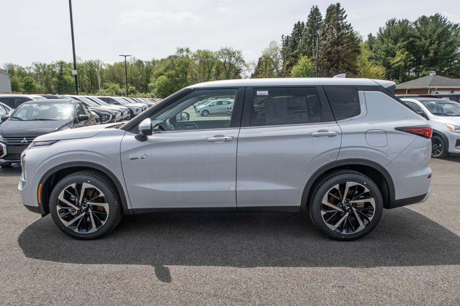 2025 Mitsubishi Outlander PHEV SE