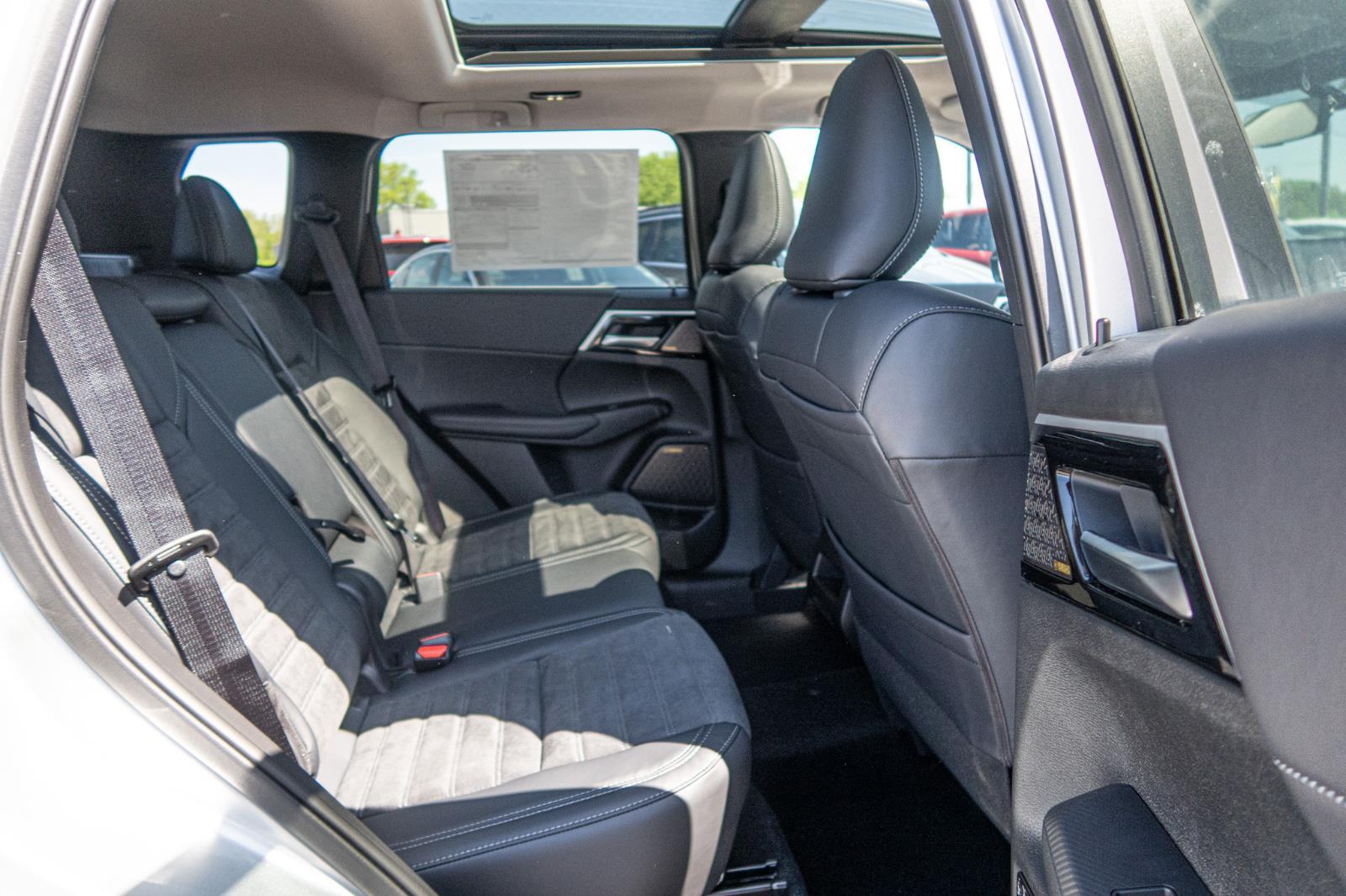2025 Mitsubishi Outlander SE