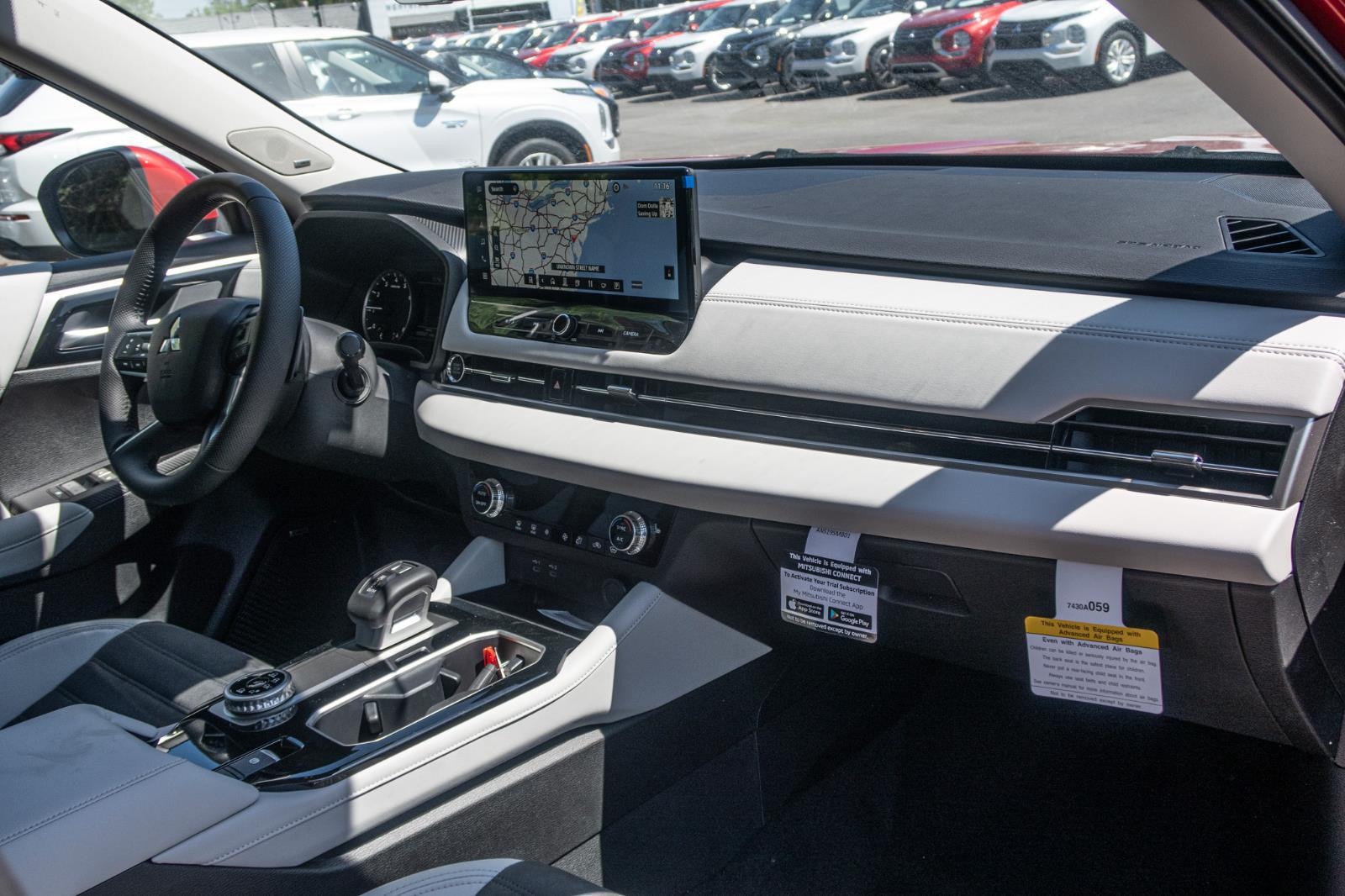 2025 Mitsubishi Outlander SE