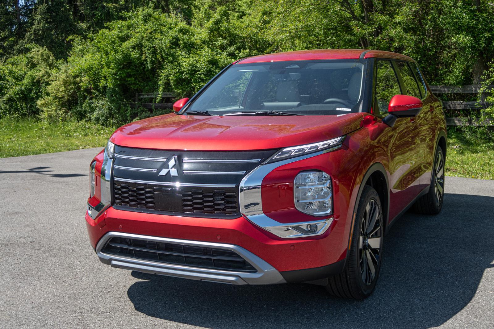 2025 Mitsubishi Outlander SE