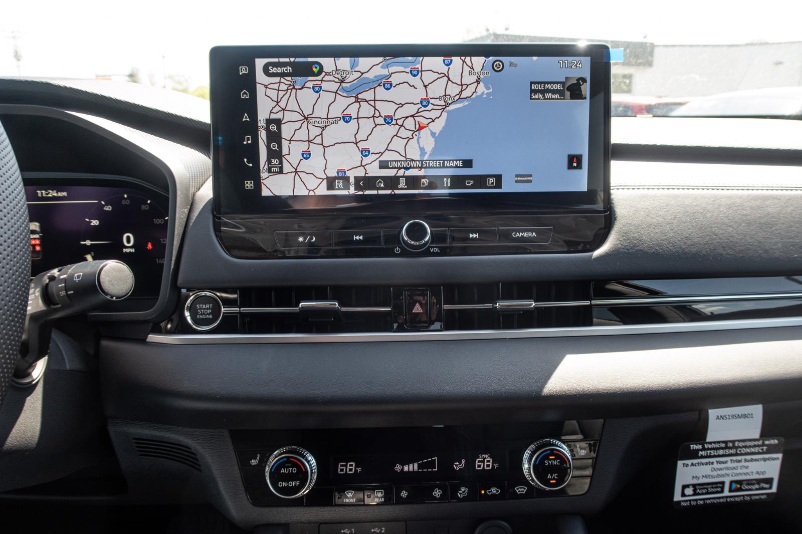 2025 Mitsubishi Outlander SE