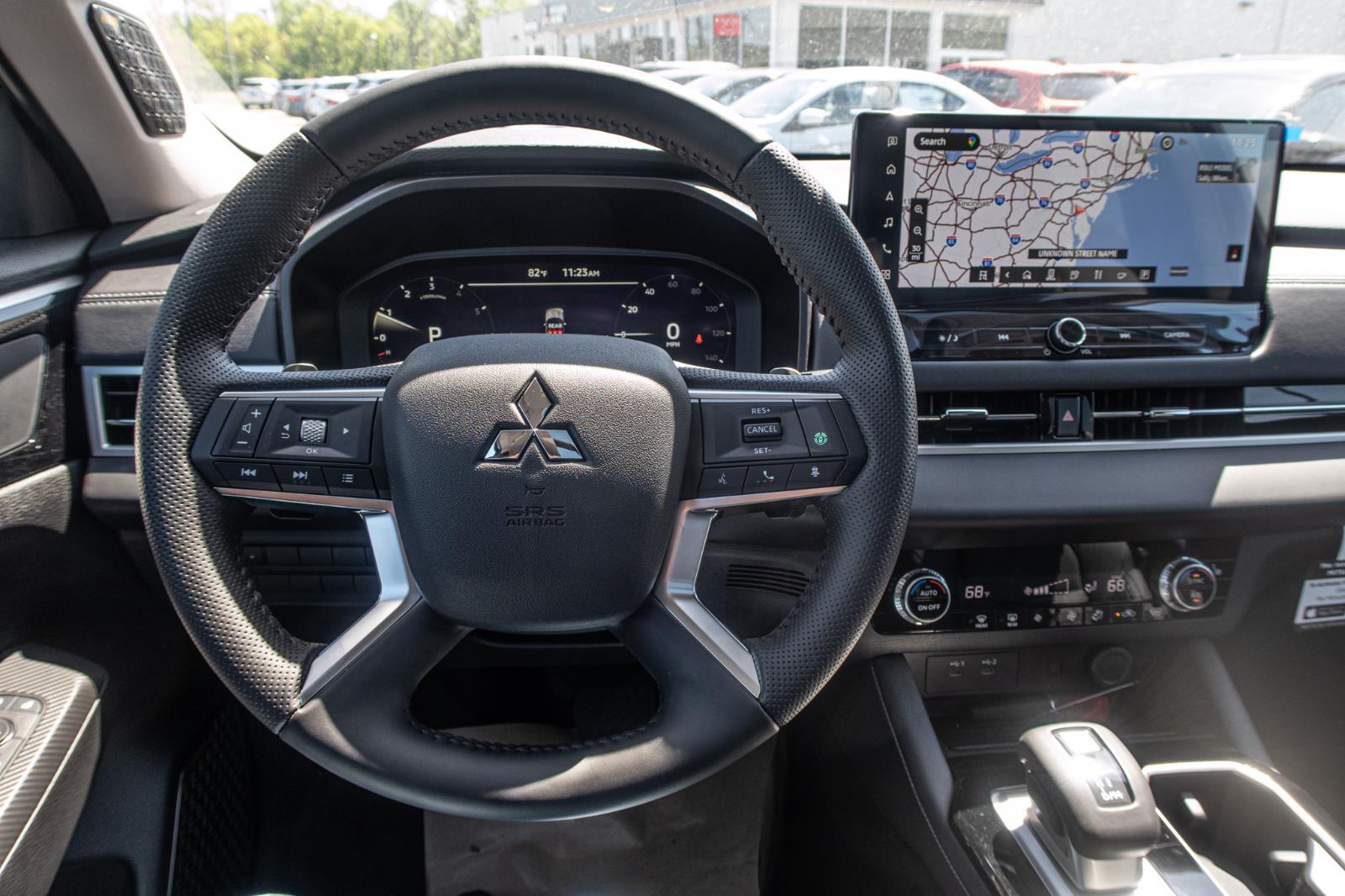 2025 Mitsubishi Outlander SE