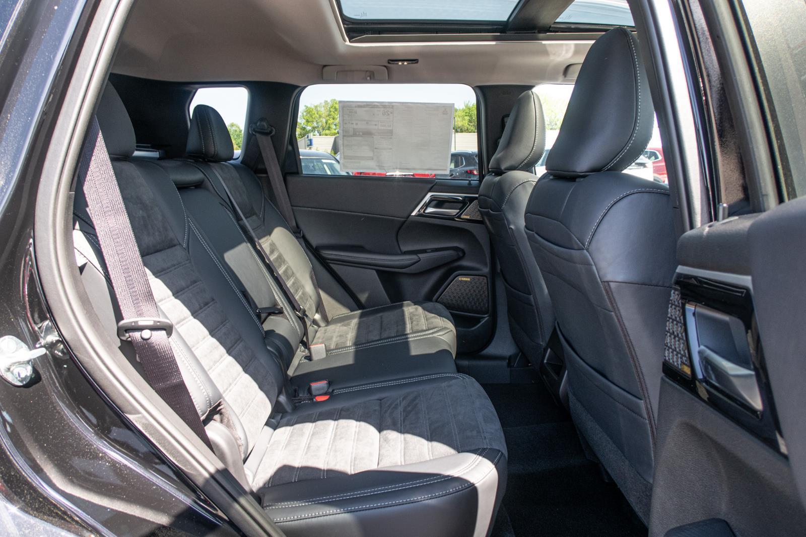 2025 Mitsubishi Outlander SE