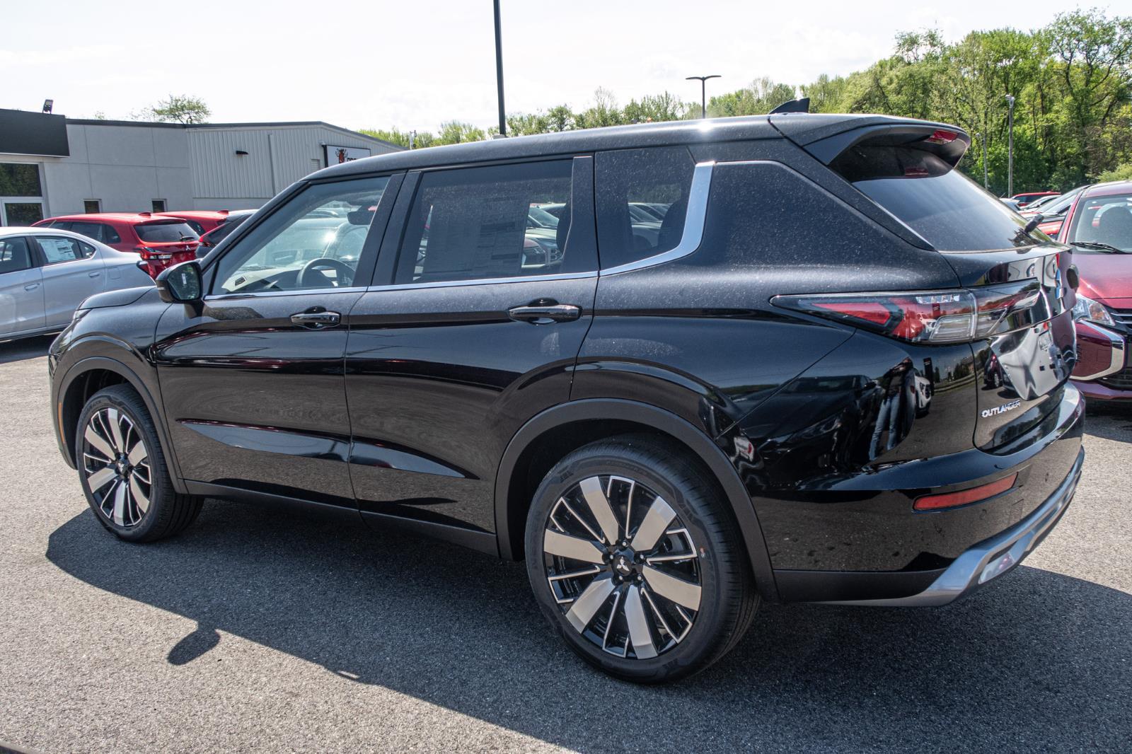 2025 Mitsubishi Outlander SE