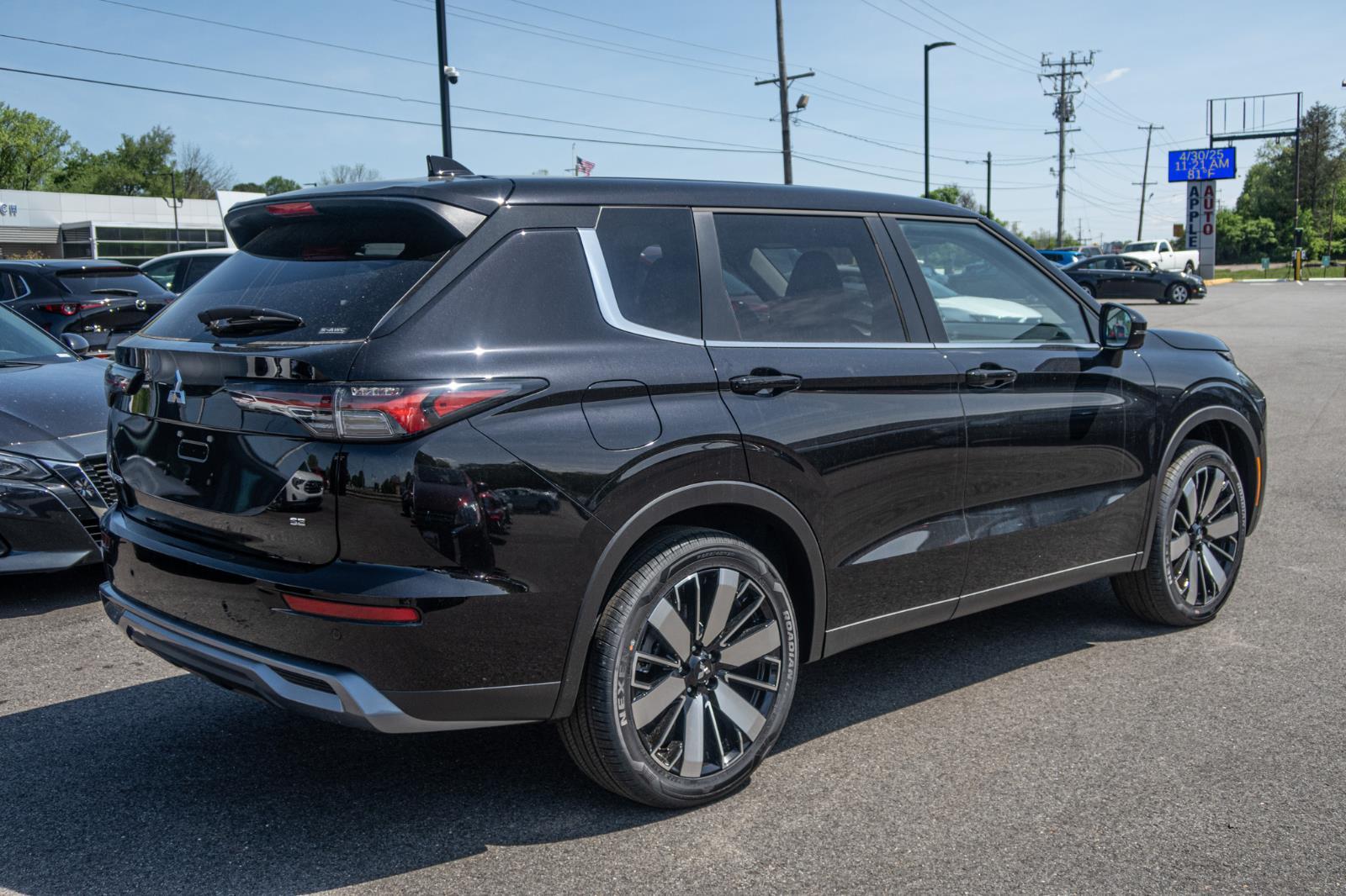 2025 Mitsubishi Outlander SE