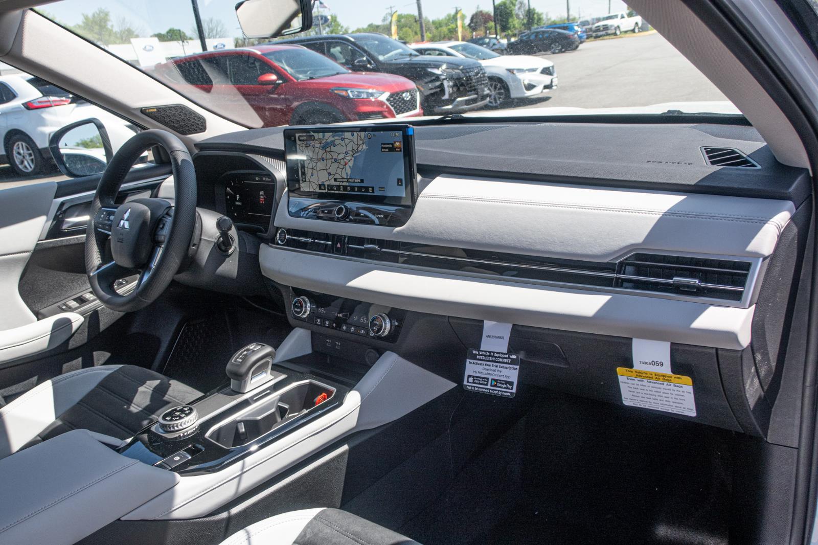 2025 Mitsubishi Outlander SE