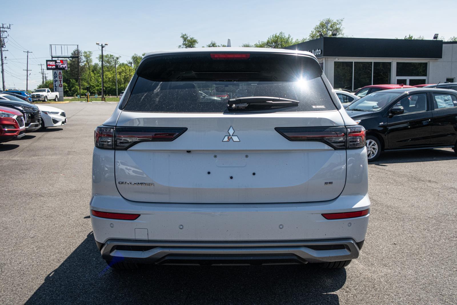 2025 Mitsubishi Outlander SE