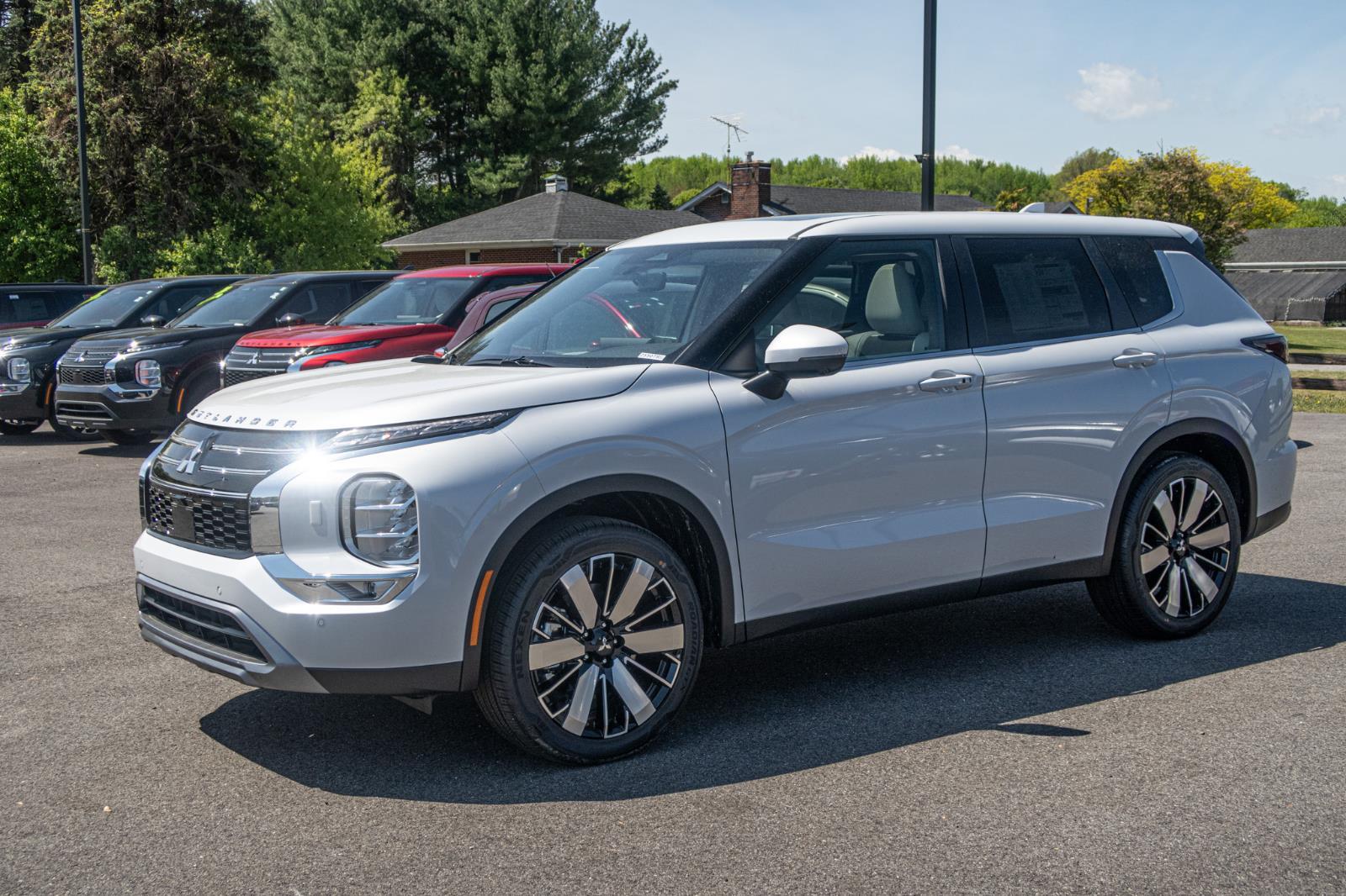 2025 Mitsubishi Outlander SE