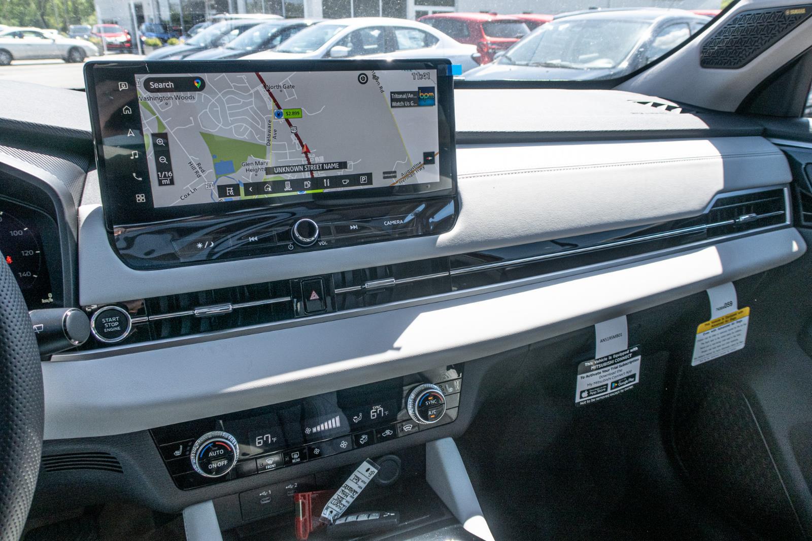 2025 Mitsubishi Outlander SE