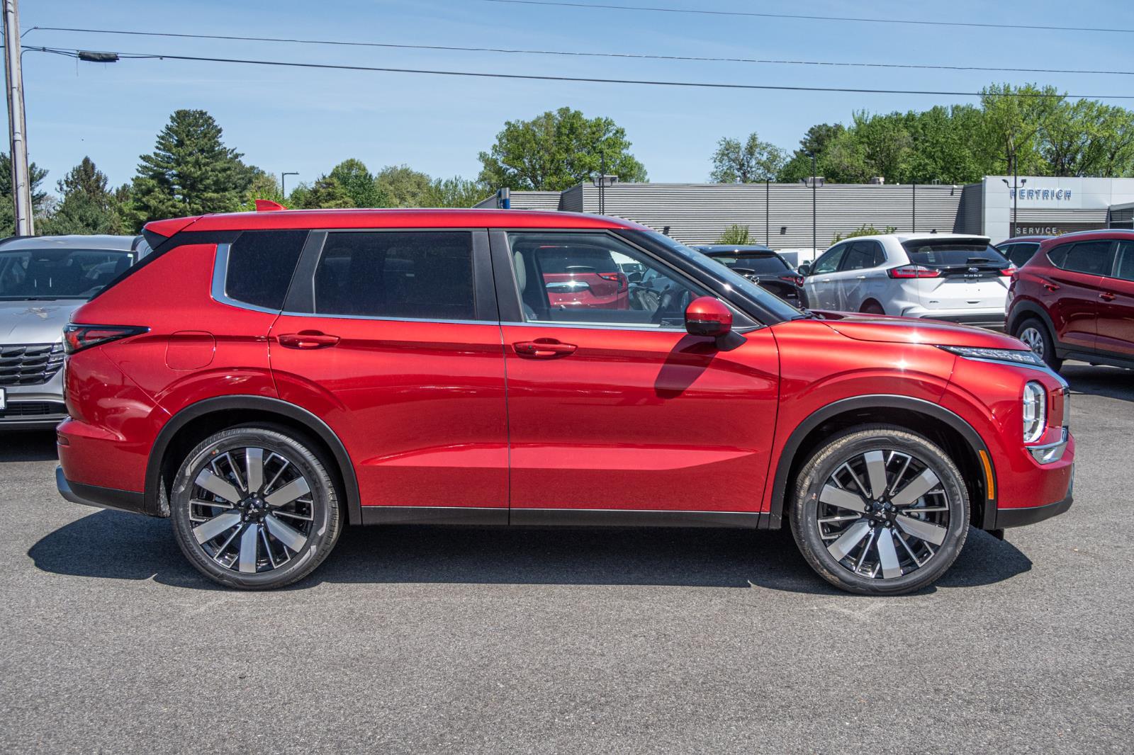 2025 Mitsubishi Outlander SE