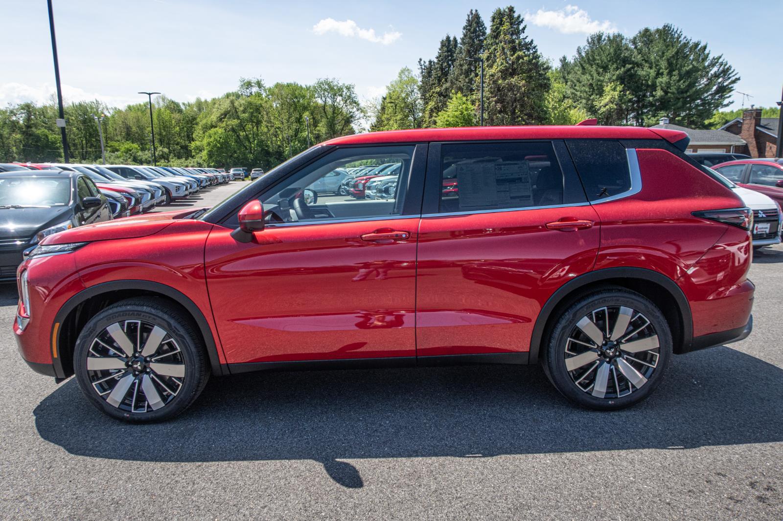 2025 Mitsubishi Outlander SE