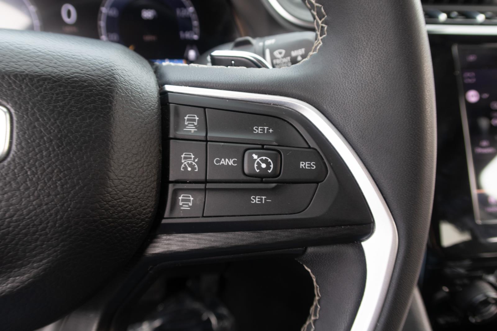 2023 Jeep Grand Cherokee L Laredo