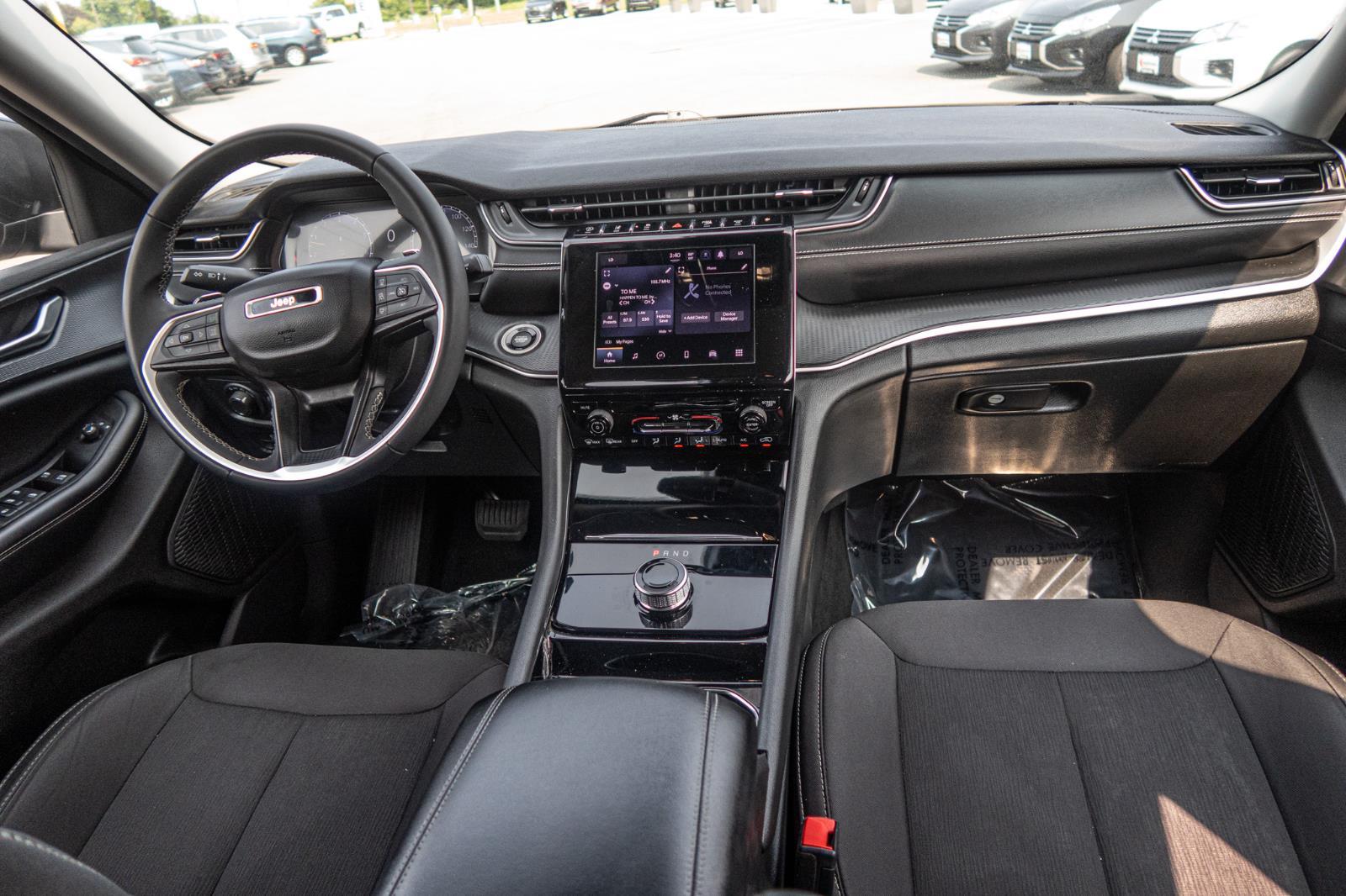 2023 Jeep Grand Cherokee L Laredo