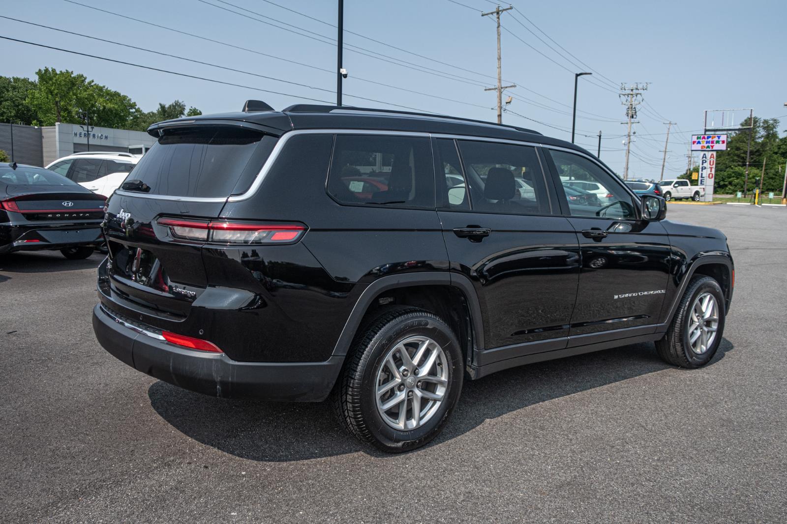 2023 Jeep Grand Cherokee L Laredo