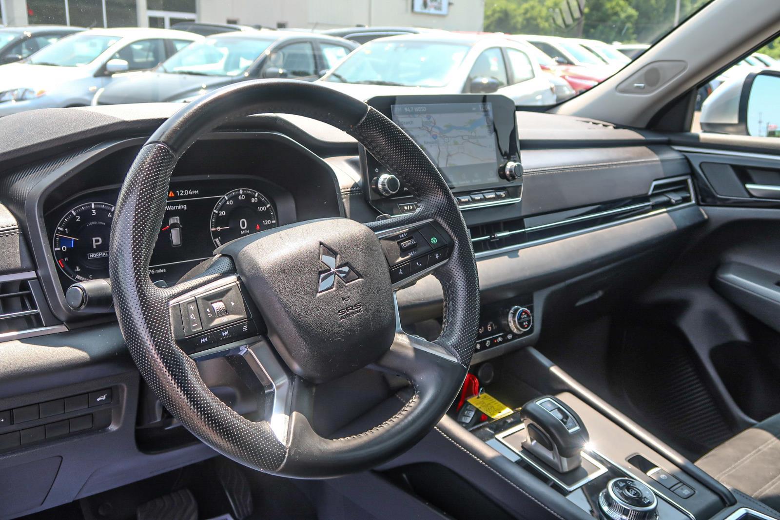 2024 Mitsubishi Outlander SE