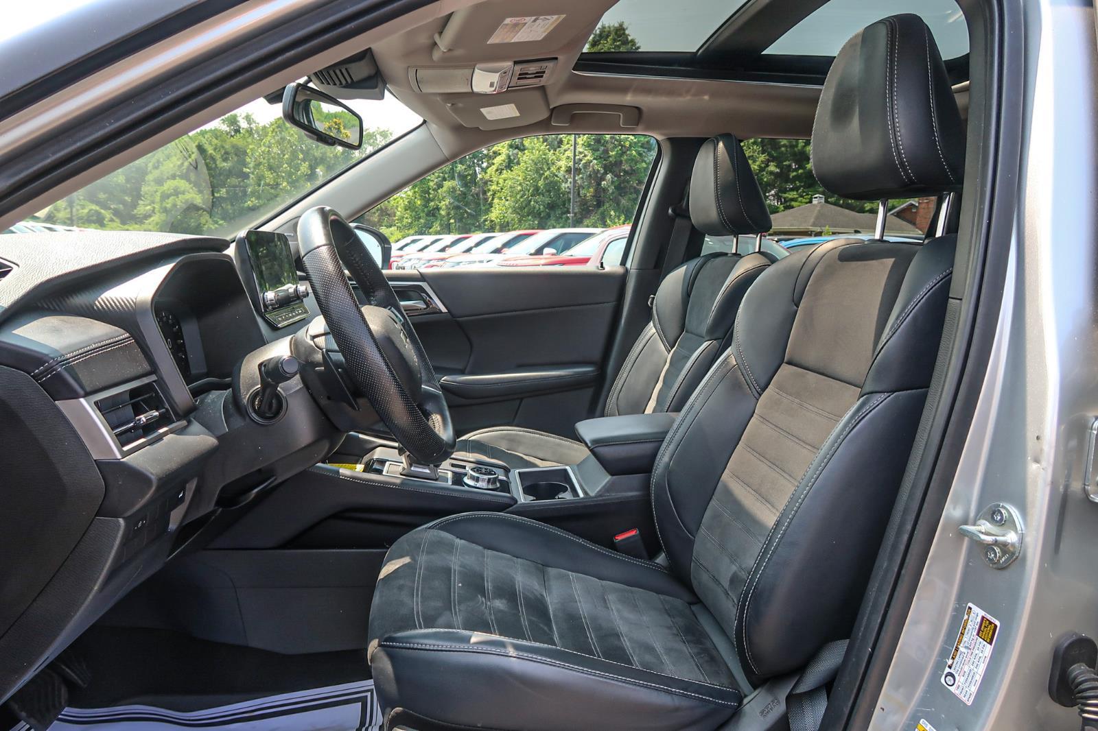 2024 Mitsubishi Outlander SE
