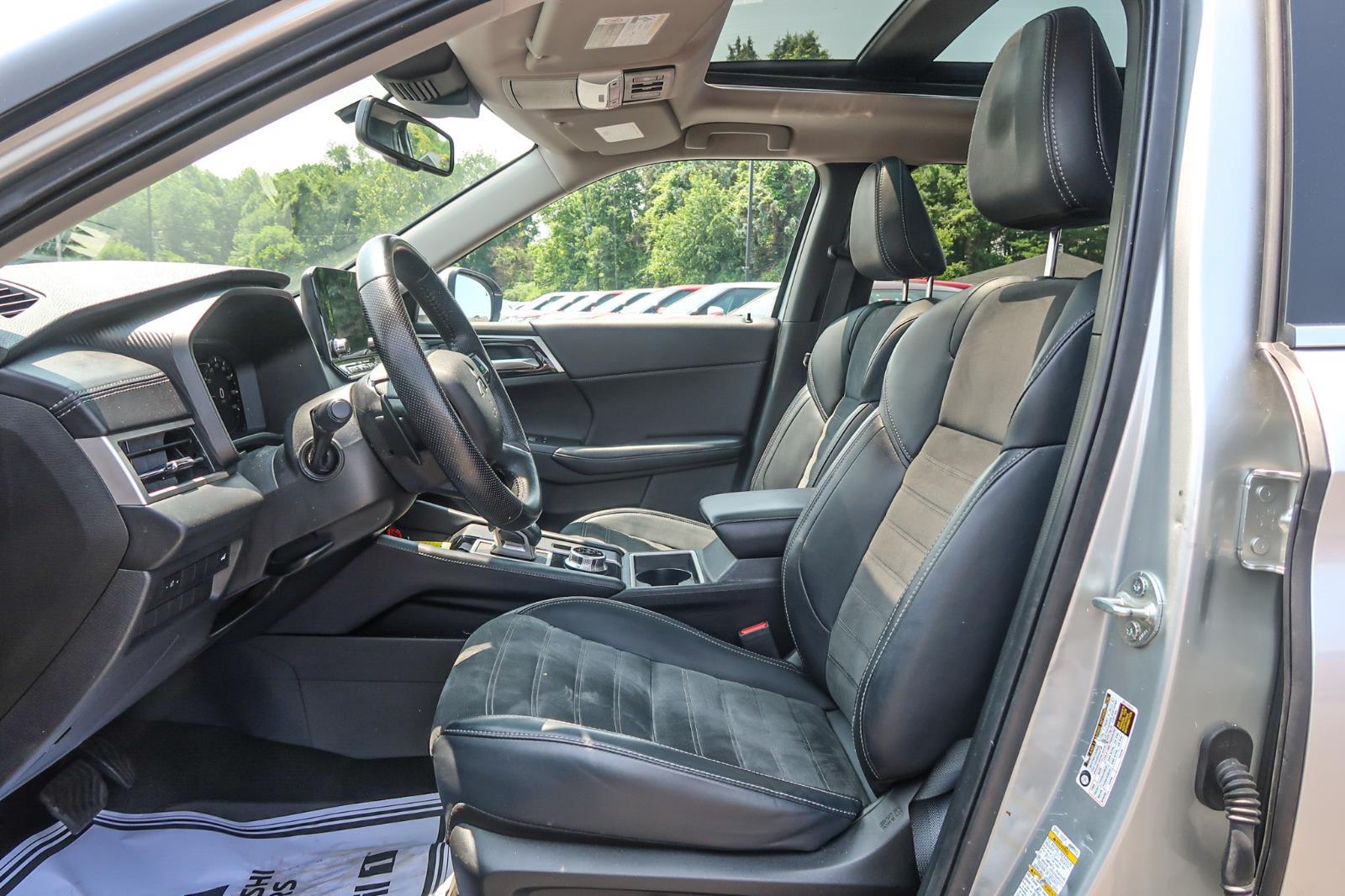 2024 Mitsubishi Outlander SE