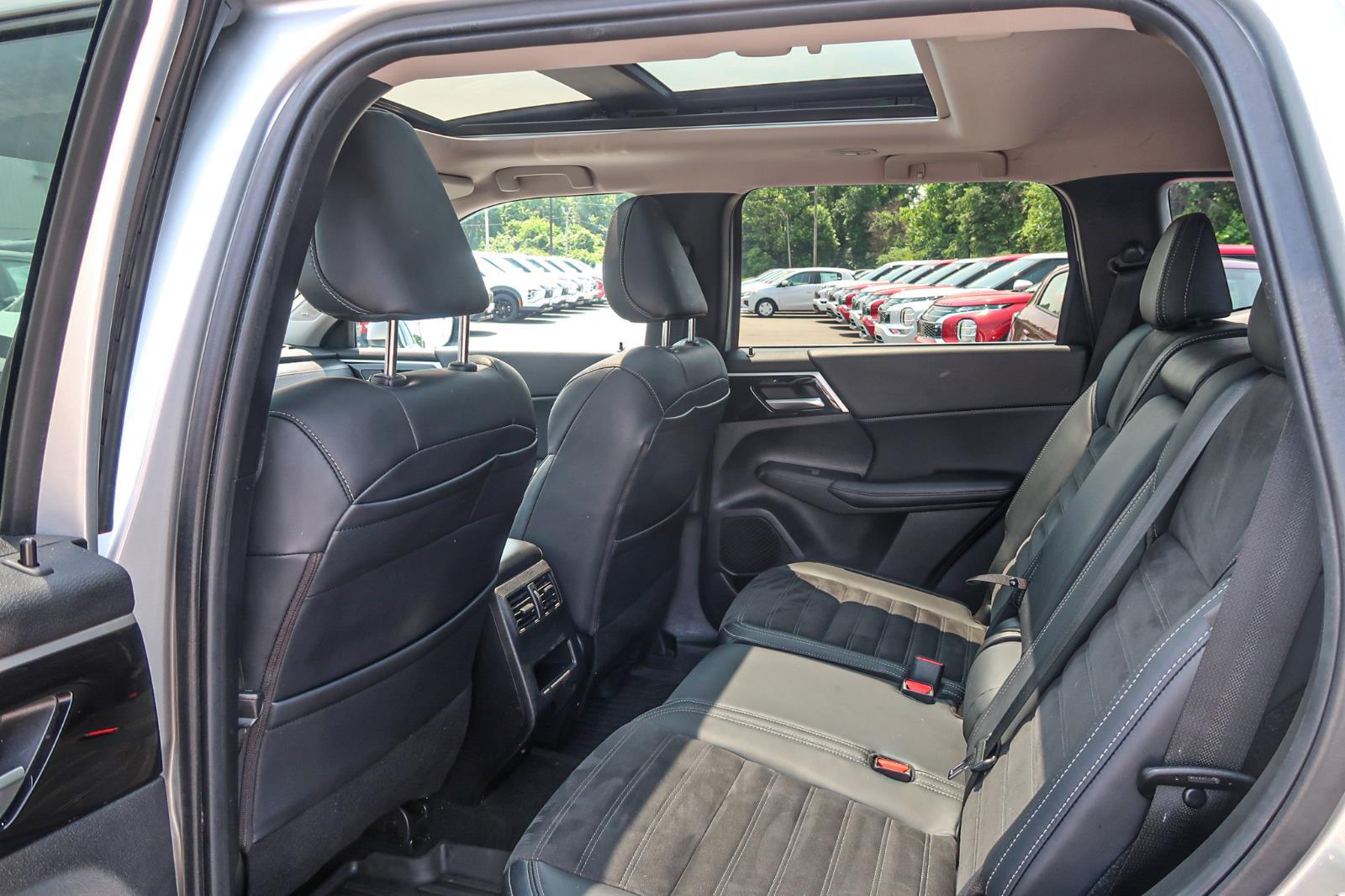 2024 Mitsubishi Outlander SE