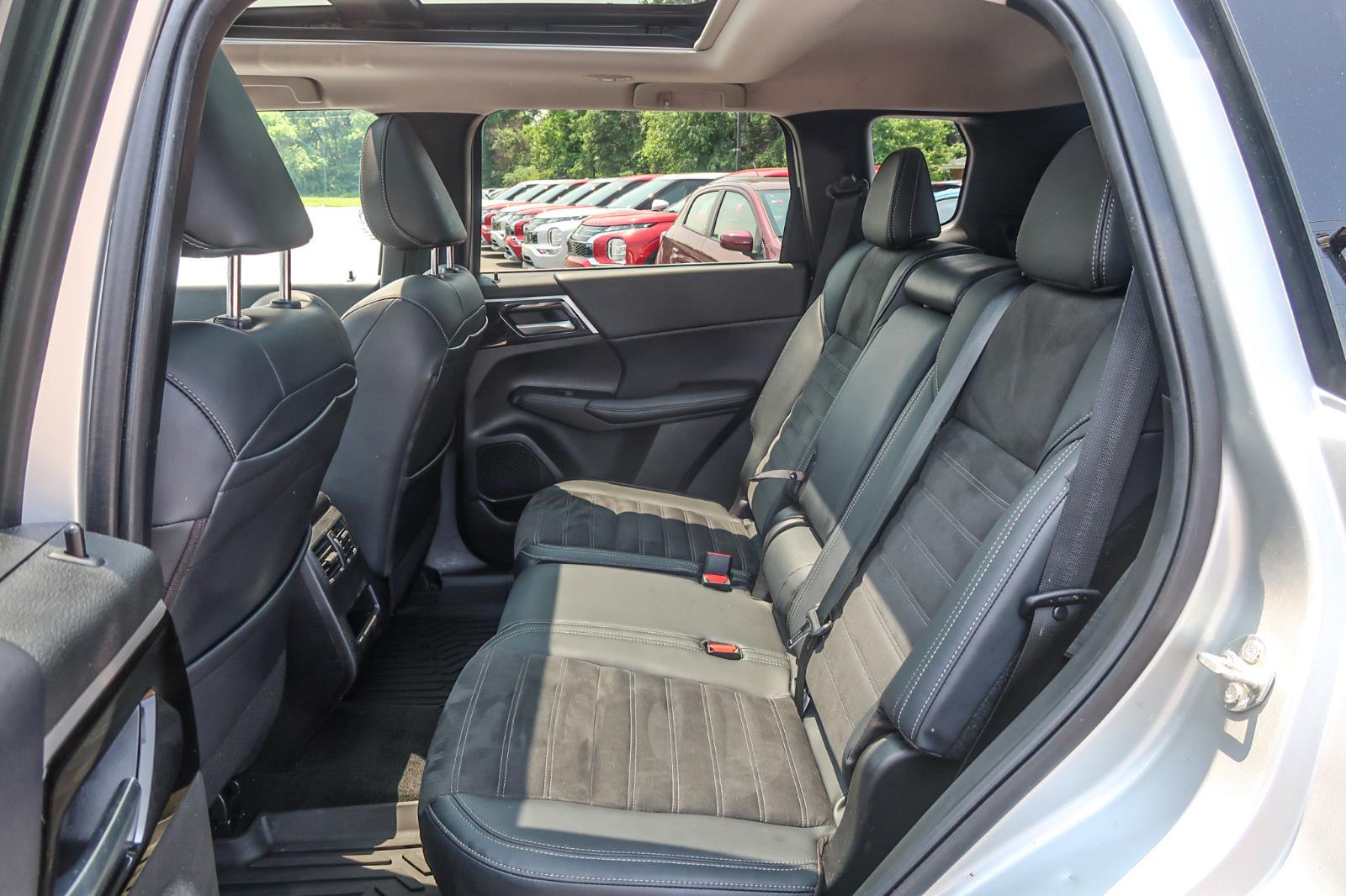 2024 Mitsubishi Outlander SE