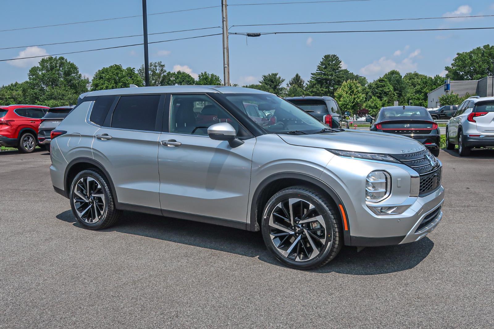 2024 Mitsubishi Outlander SE