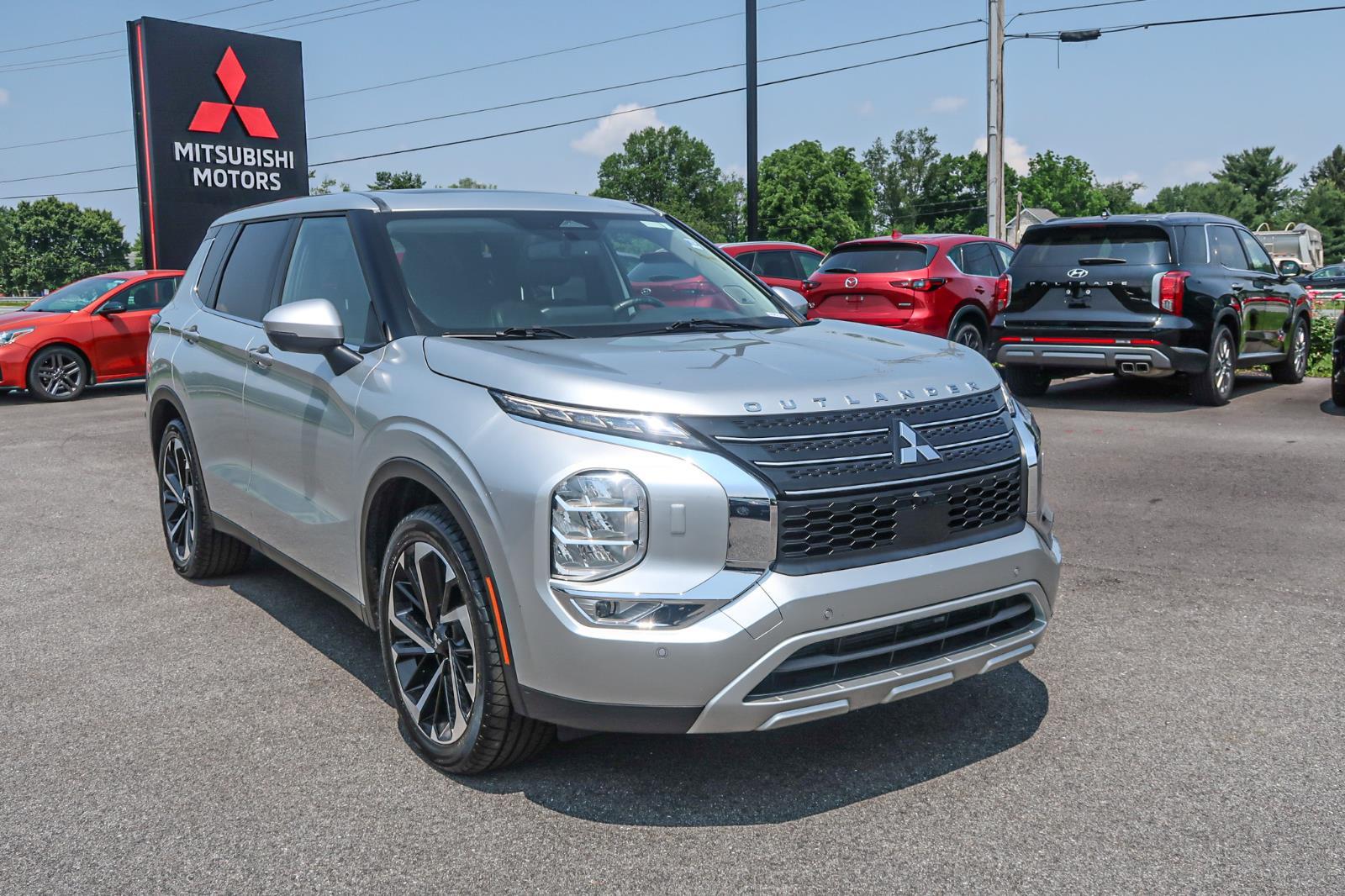 2024 Mitsubishi Outlander SE